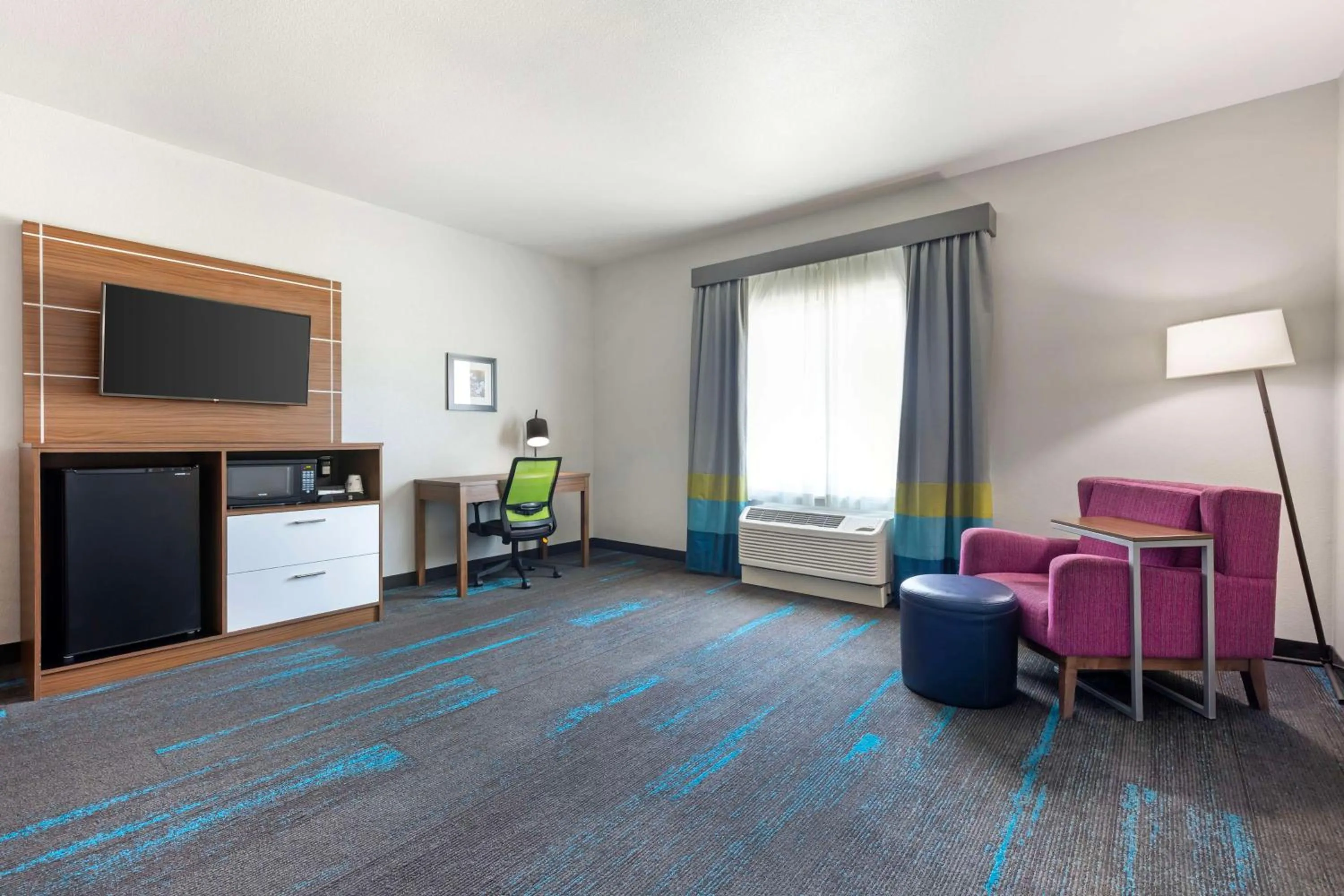 Bedroom in Best Western Plus Medical Center