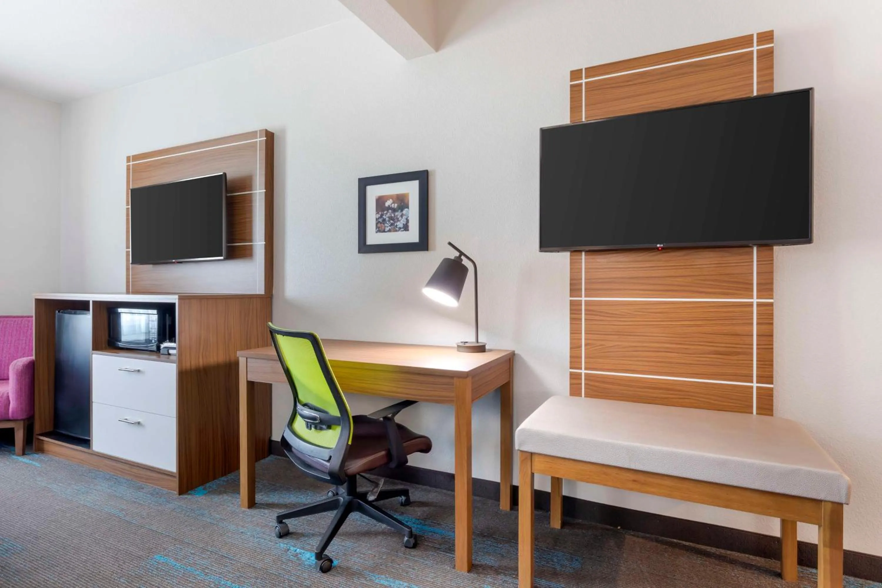 Photo of the whole room in Best Western Plus Medical Center