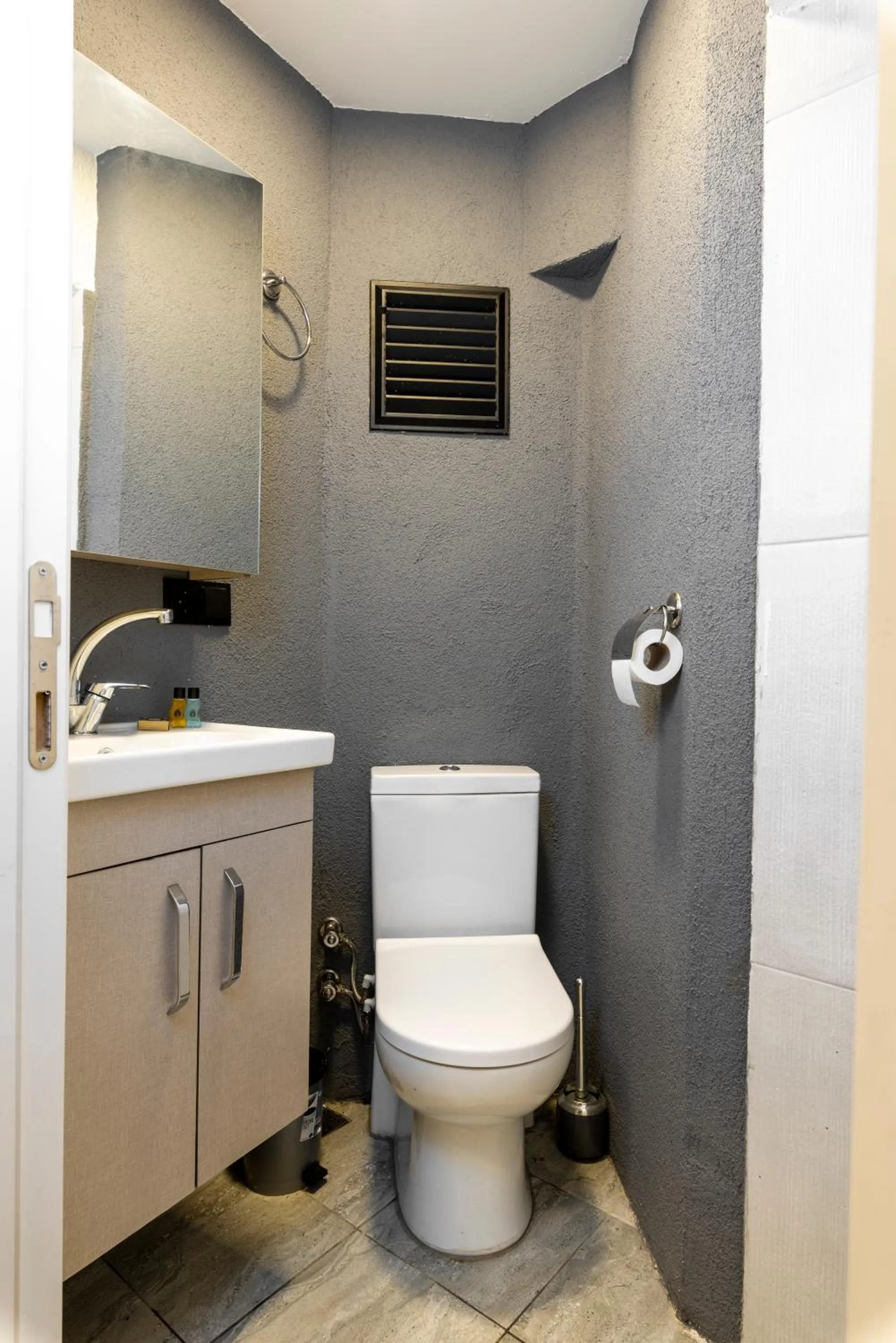 Toilet in Global Hostel