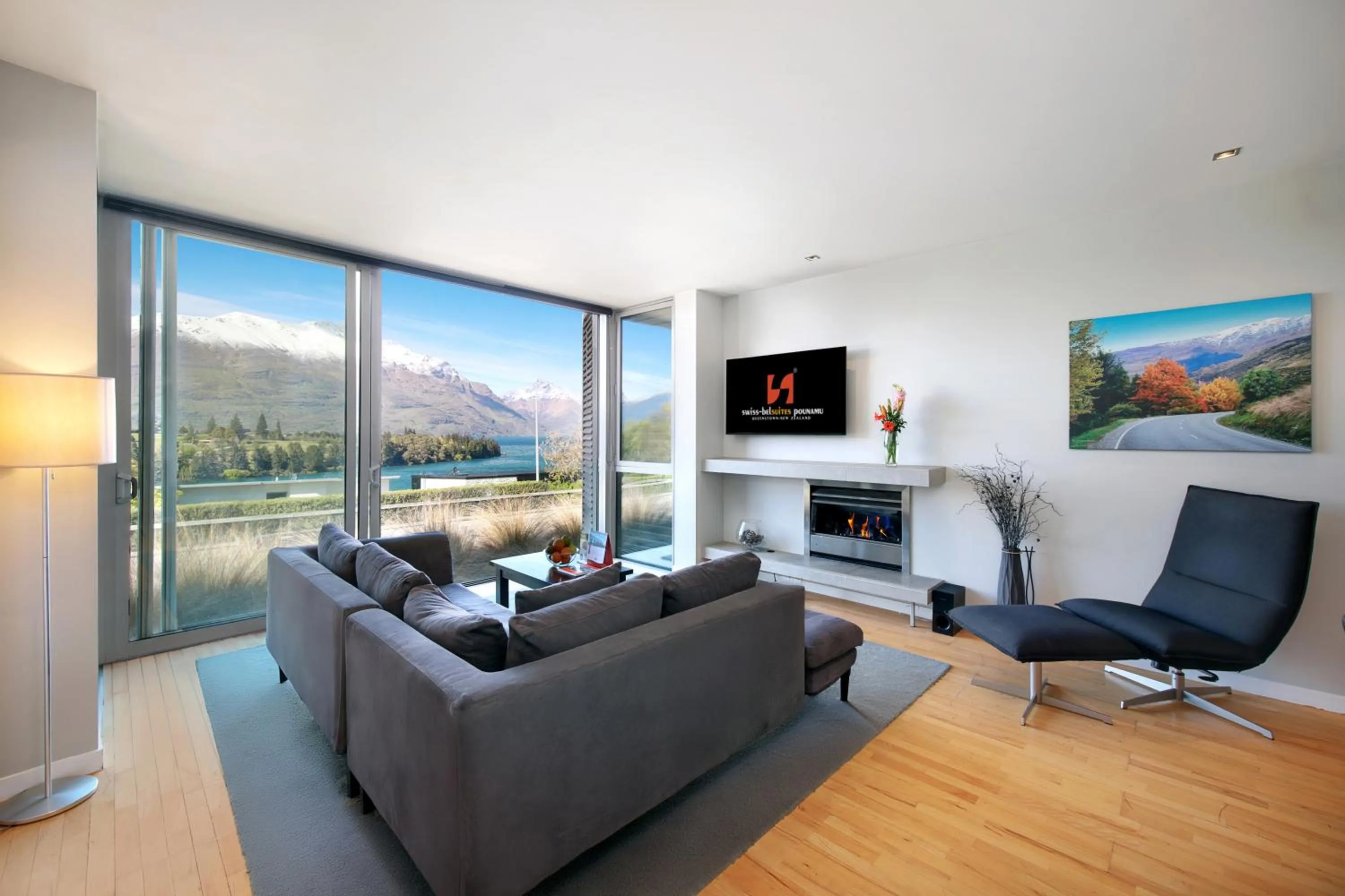 Living room in Swiss-Belsuites Pounamu Queenstown