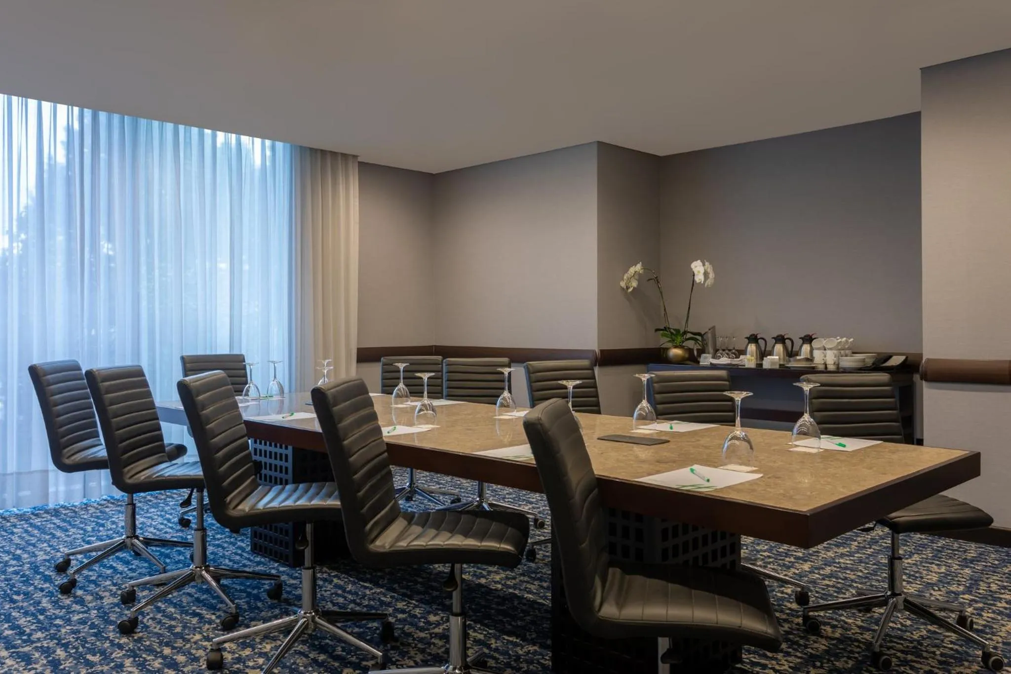 Meeting/conference room in Holiday Inn Bogota Airport by IHG