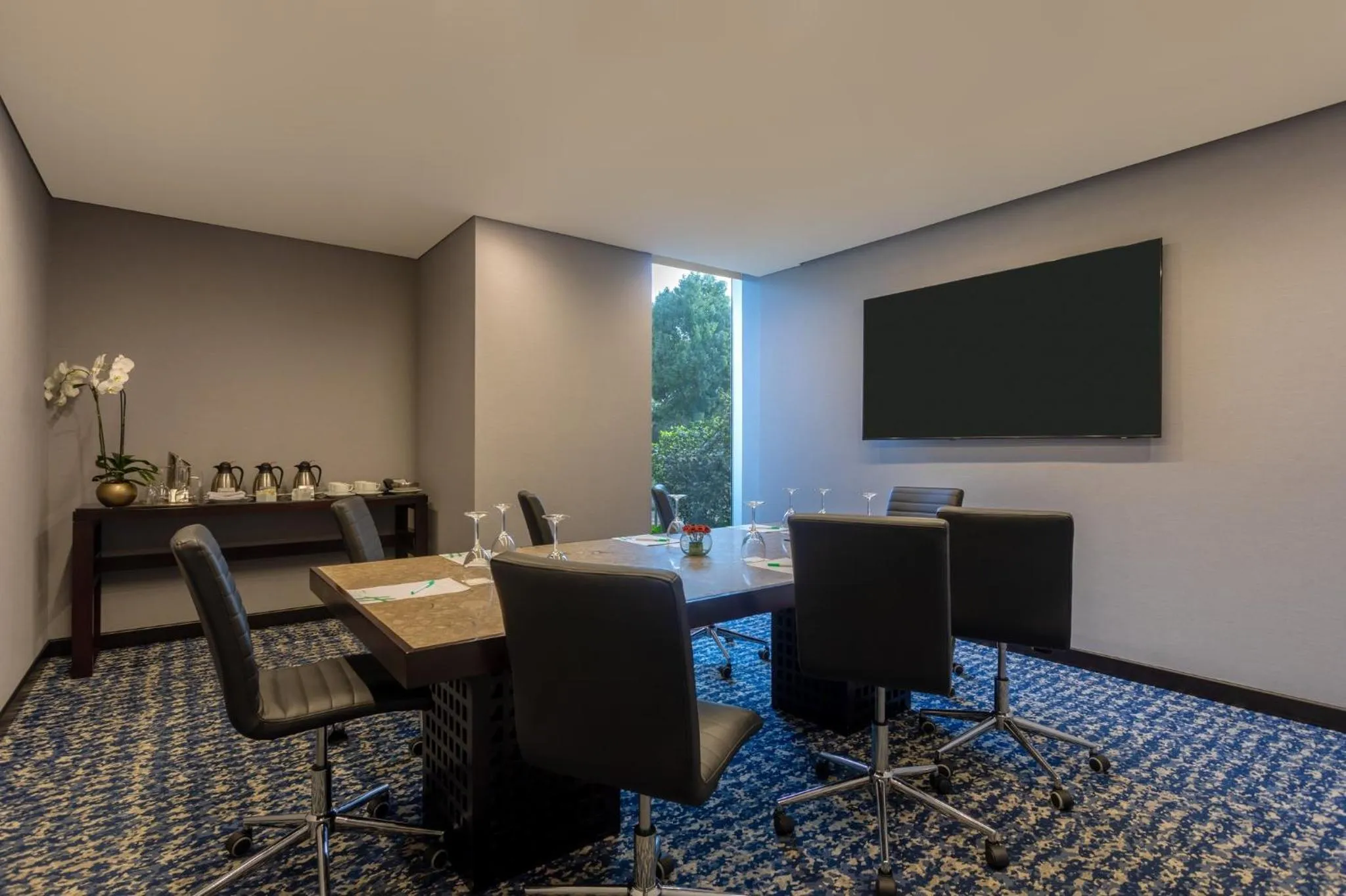 Meeting/conference room in Holiday Inn Bogota Airport by IHG