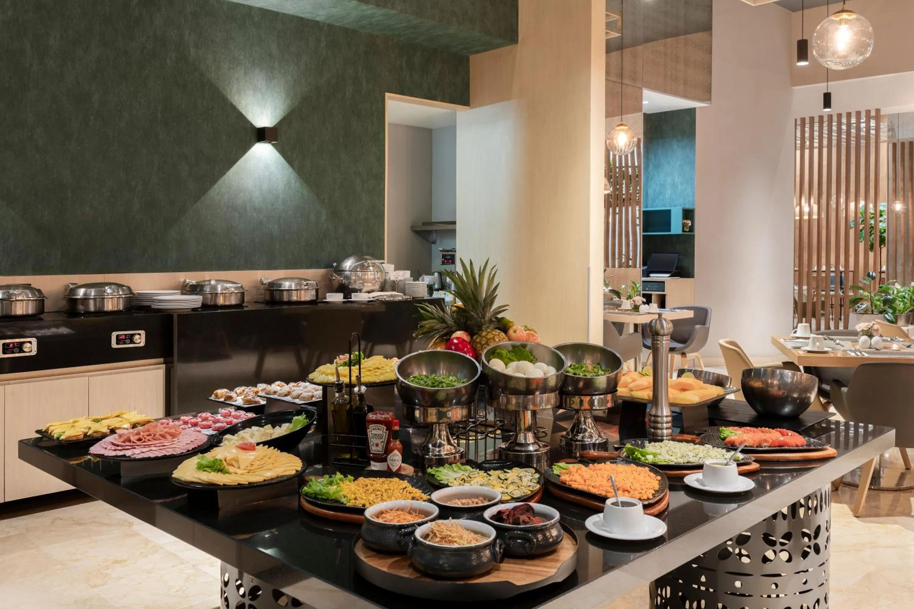 Breakfast in Holiday Inn Bogota Airport by IHG