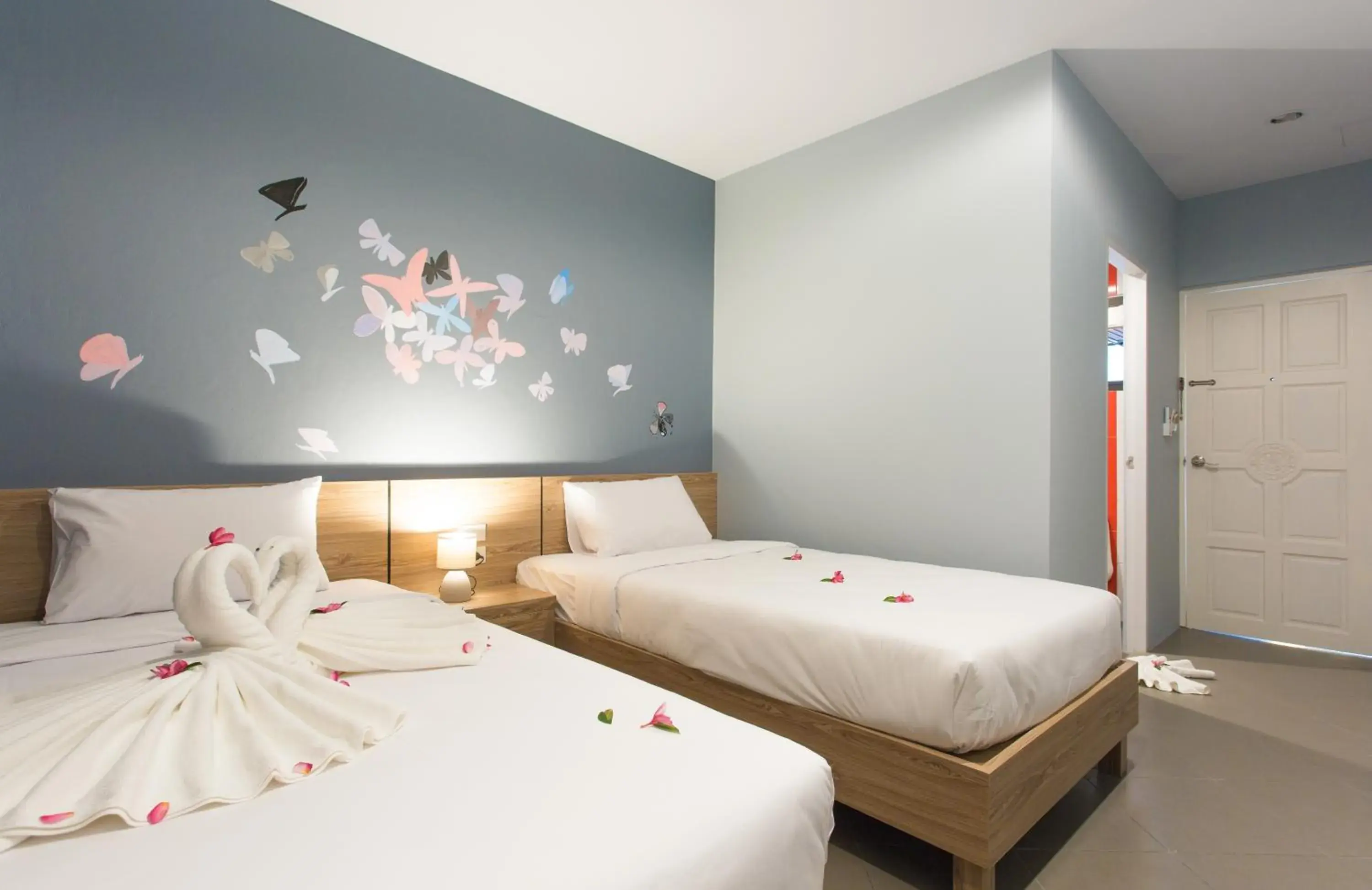 Superior Twin Room in iNest Poshtel Superior Twin Room in iNest Poshtel