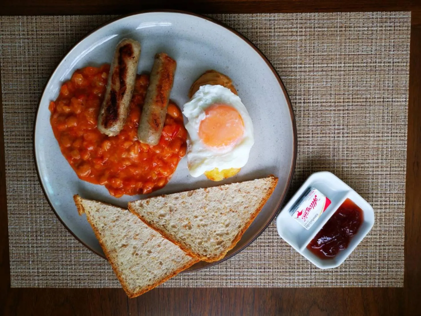 Continental breakfast in iNest Poshtel