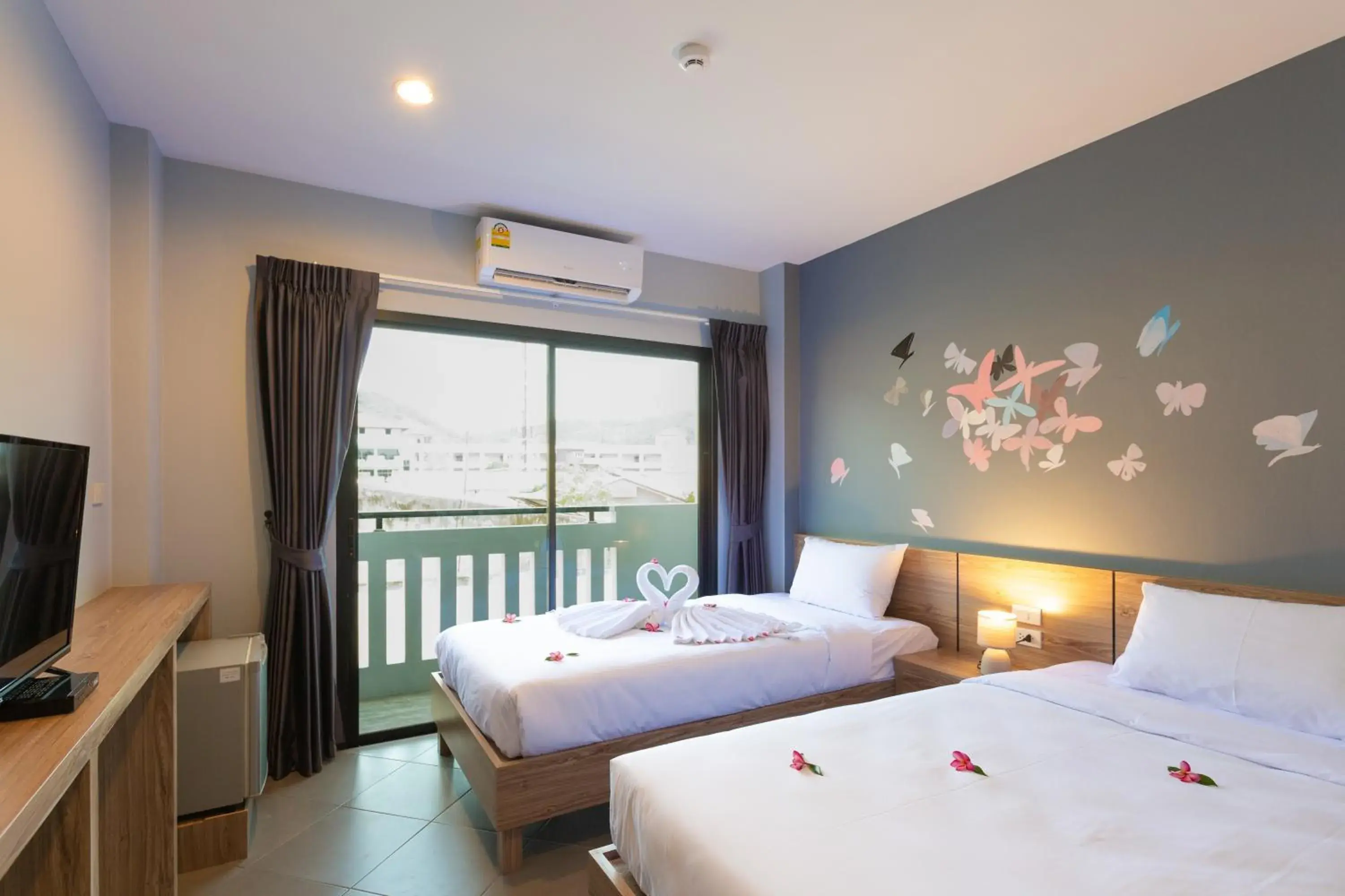 Double or Twin Room with Balcony in iNest Poshtel Double or Twin Room with Balcony in iNest Poshtel