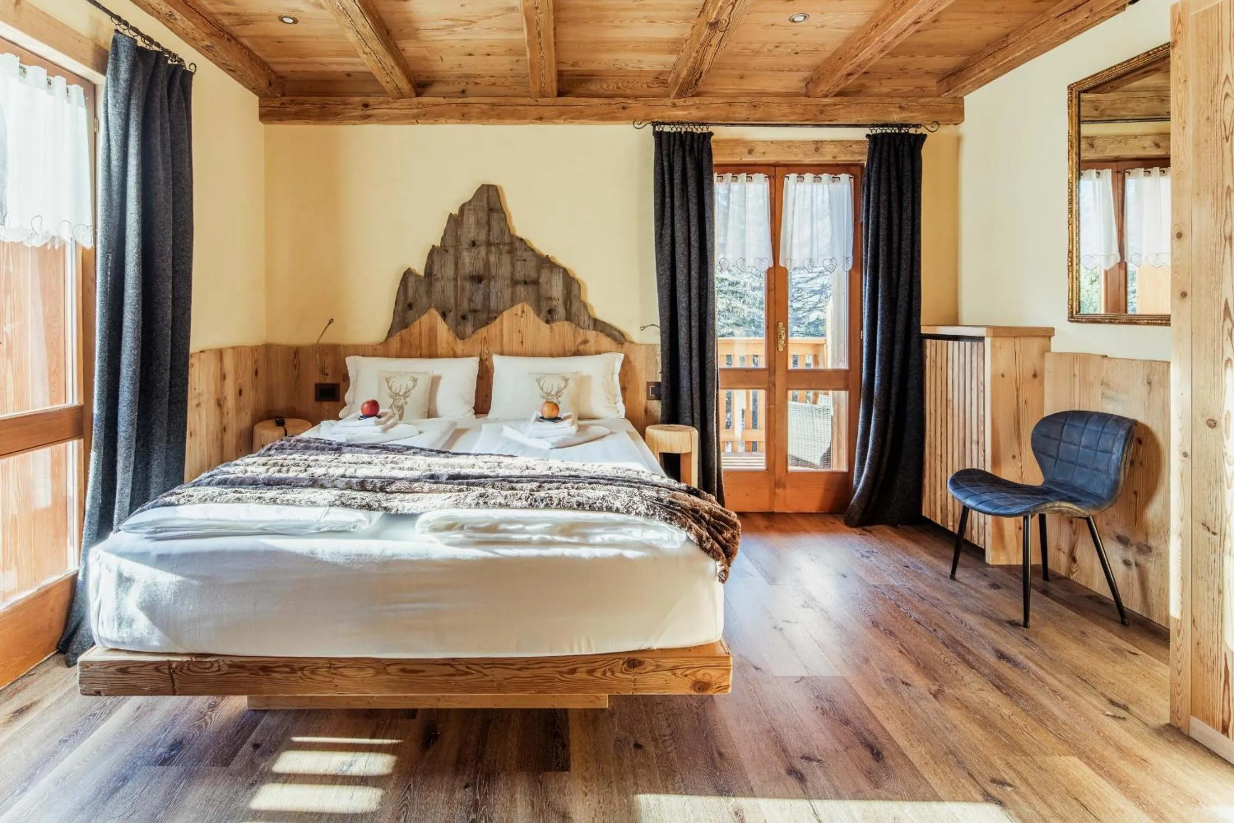 Bed in Hotel Ciasa Lorenzi