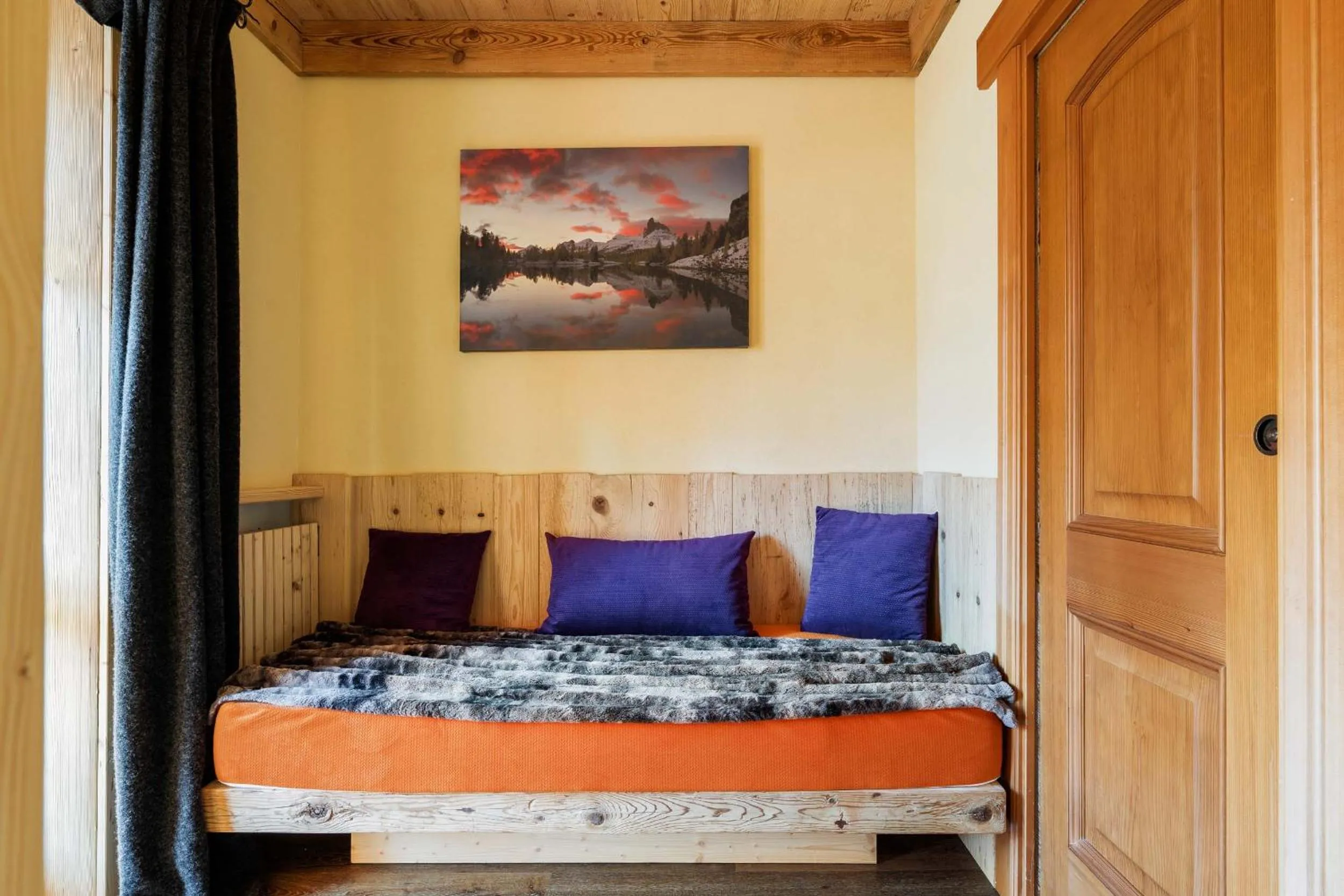 Bed in Hotel Ciasa Lorenzi