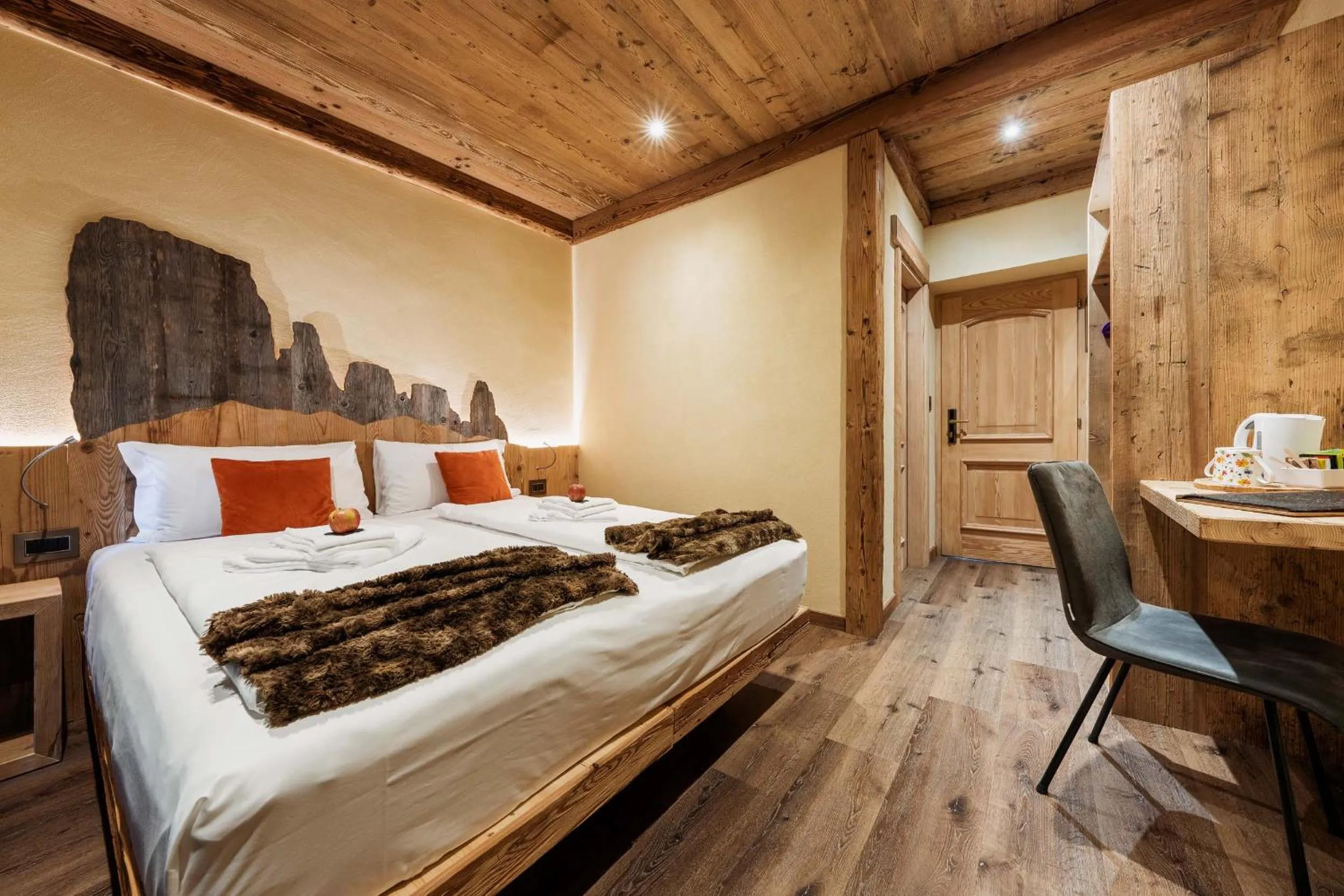 Bed in Hotel Ciasa Lorenzi