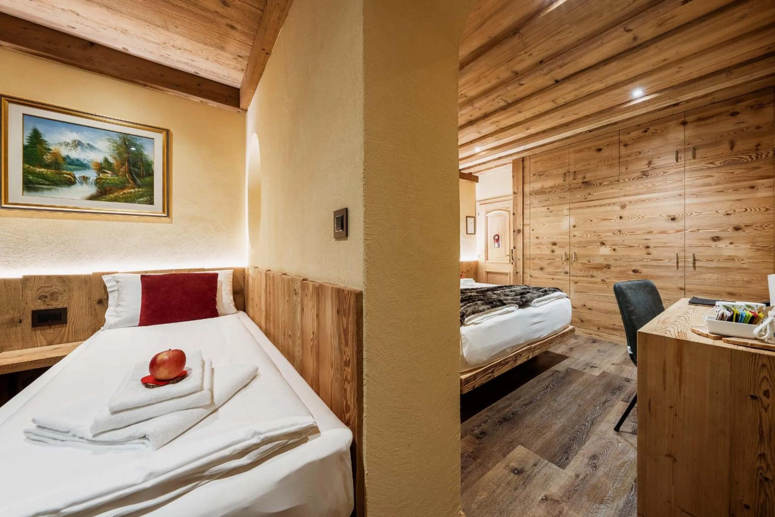 Bed in Hotel Ciasa Lorenzi