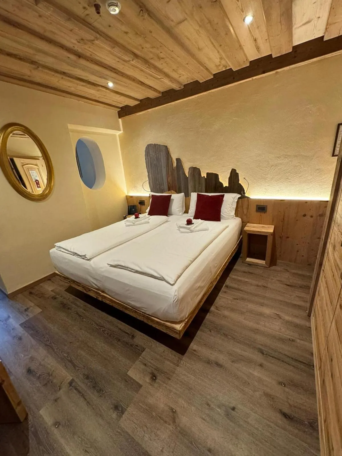 Bed in Hotel Ciasa Lorenzi