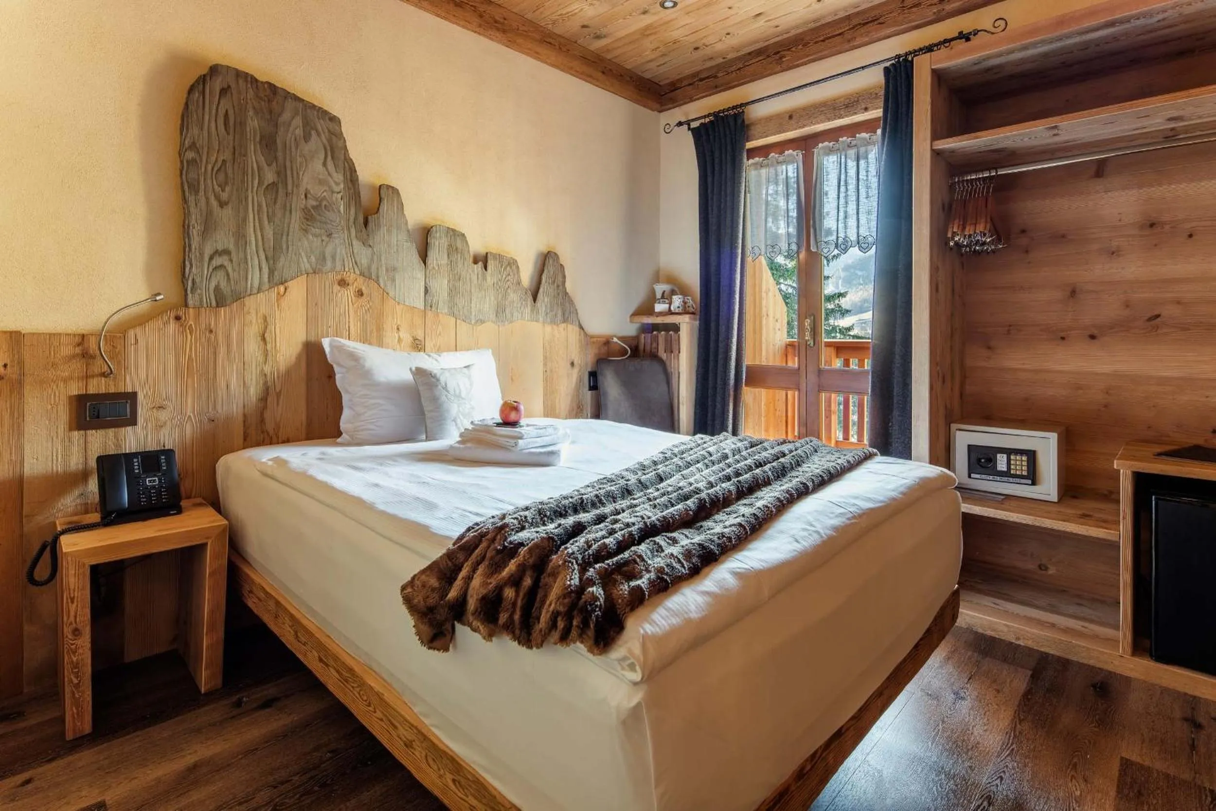 Bed in Hotel Ciasa Lorenzi