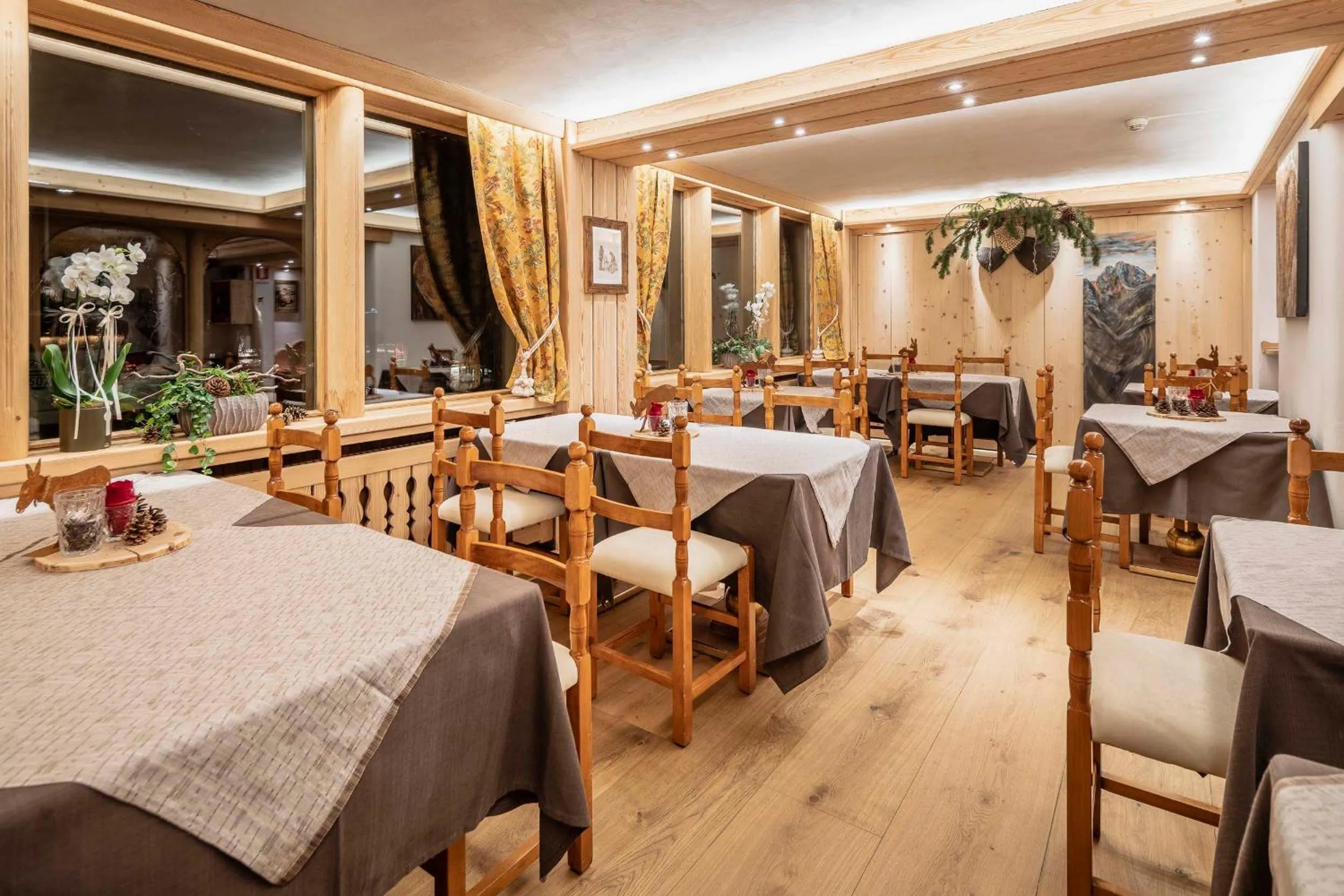 Restaurant/places to eat in Hotel Ciasa Lorenzi