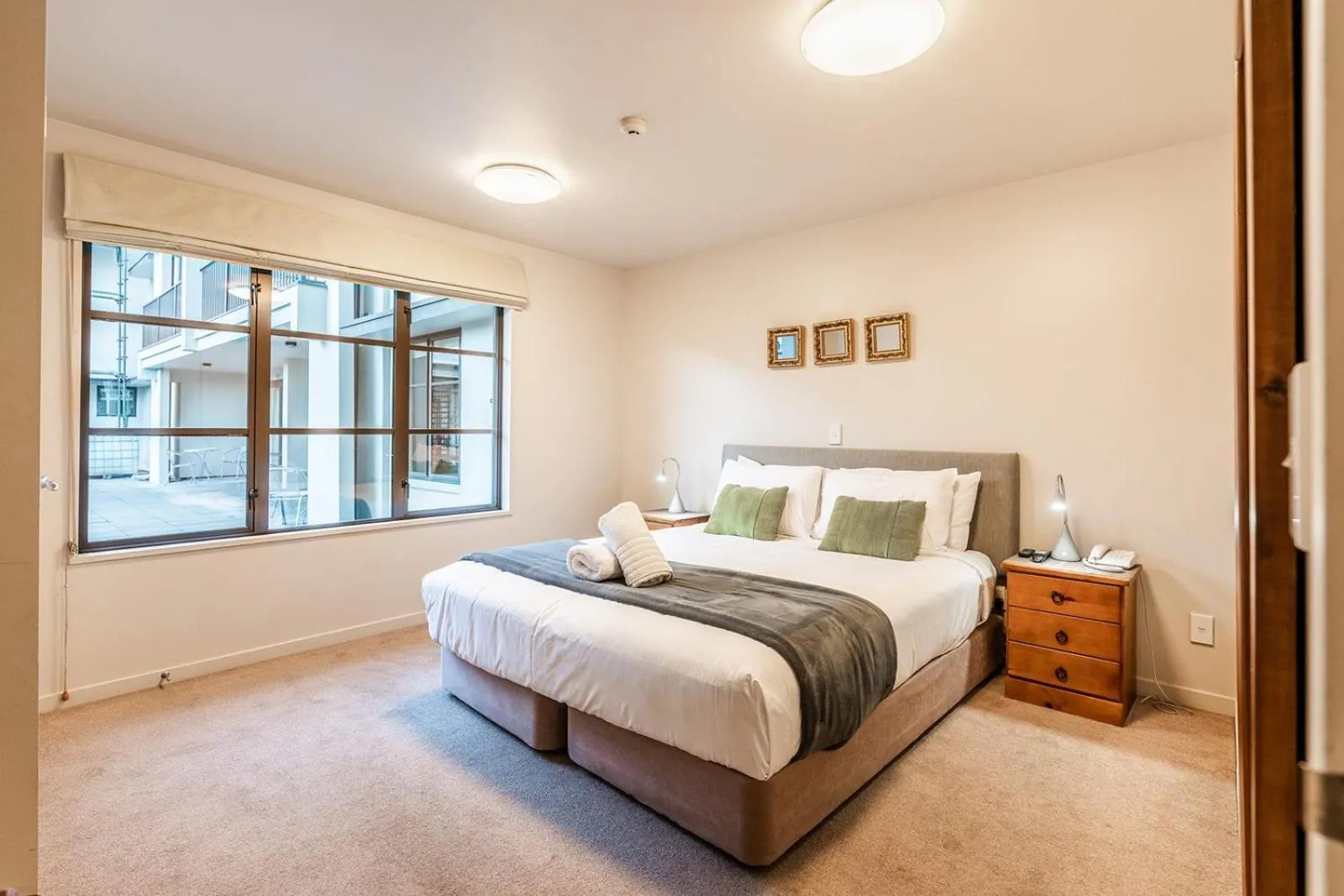 Bedroom, Bed in The Glebe Apartments