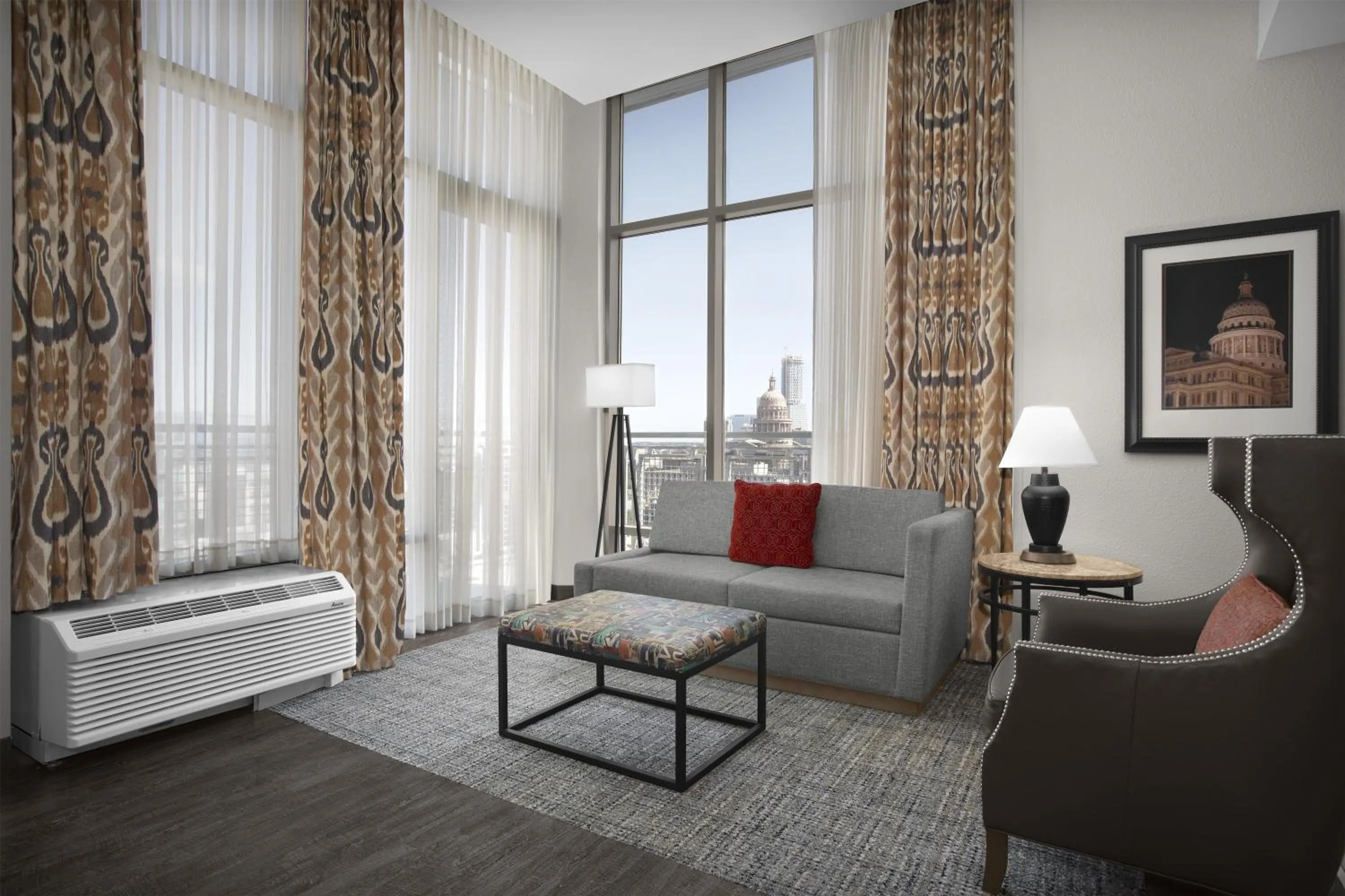 Living room, Bed in Hampton Inn and Suites Austin University Capitol