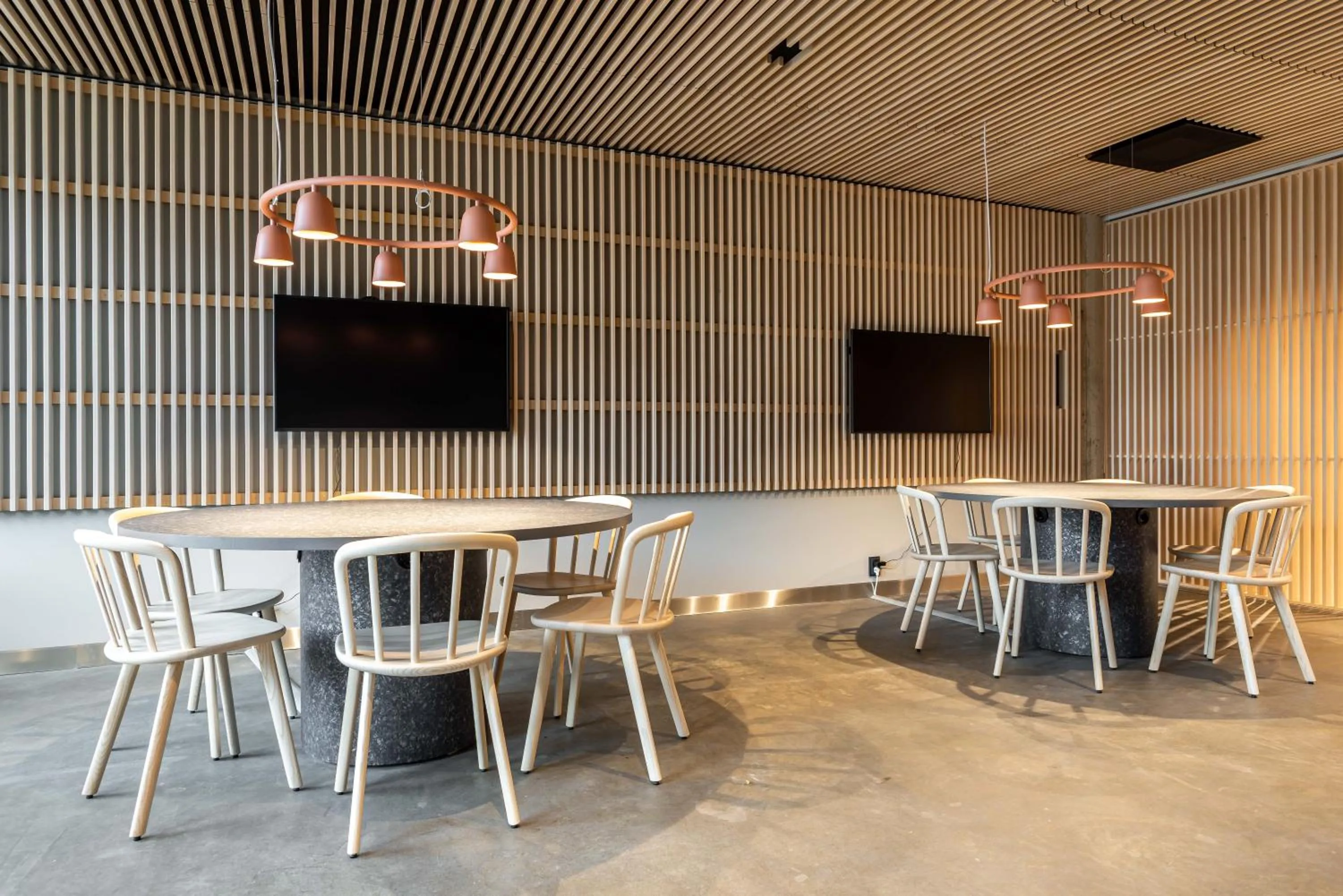 Communal lounge/ TV room in Citybox Tallinn City Center