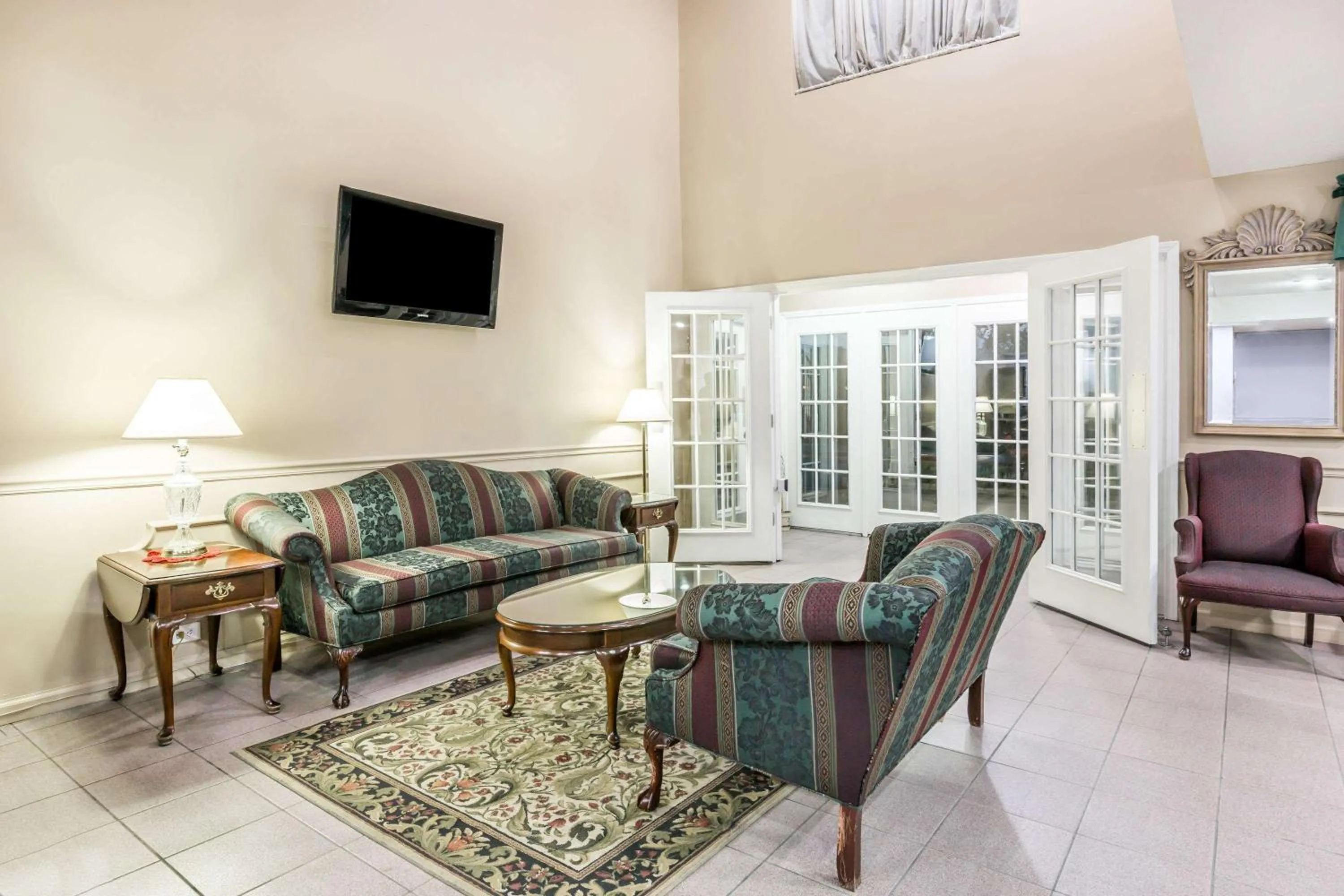 Lobby or reception in Super 8 by Wyndham Clinton