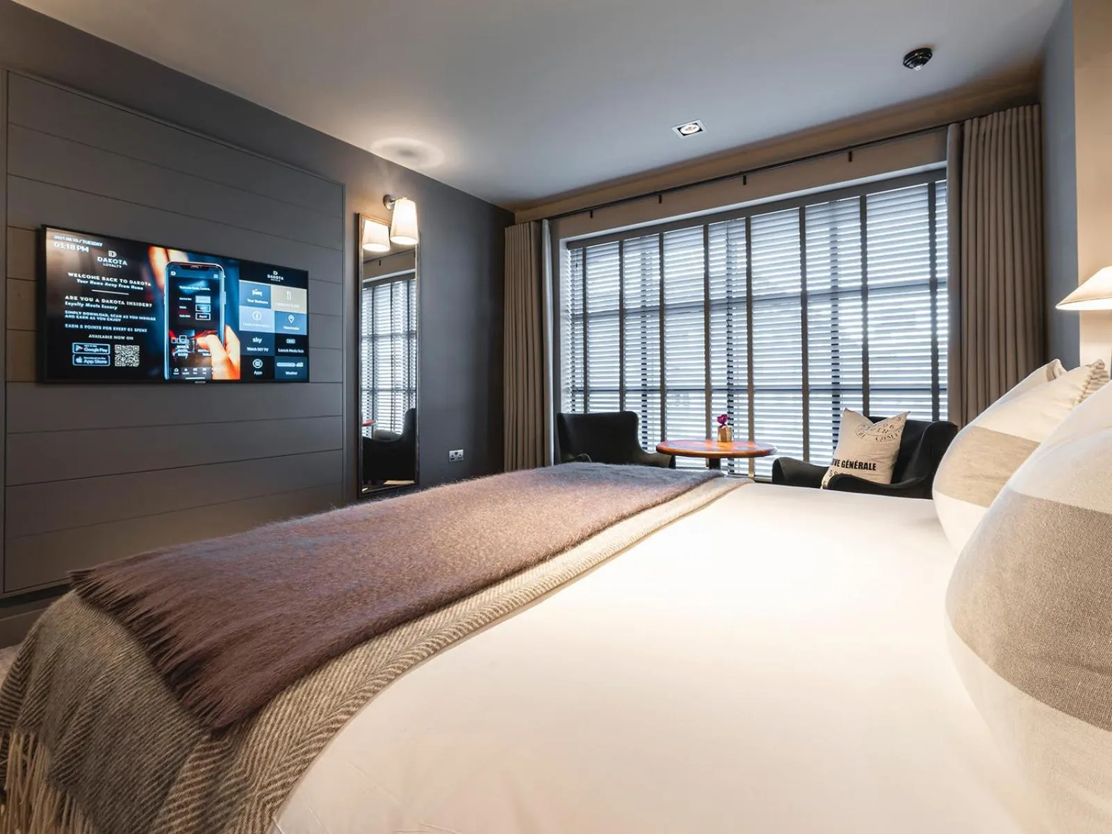 TV and multimedia, Bed in Dakota Manchester