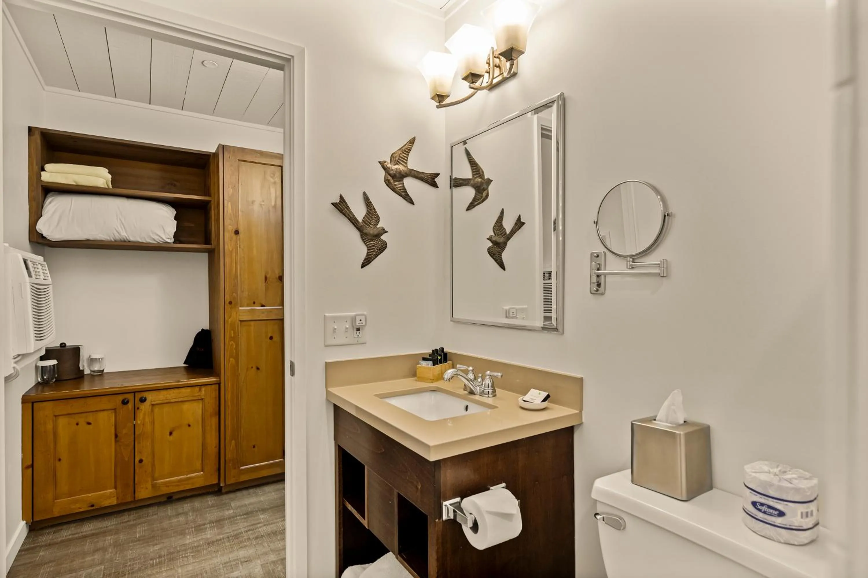 Bathroom in El Pueblo Inn