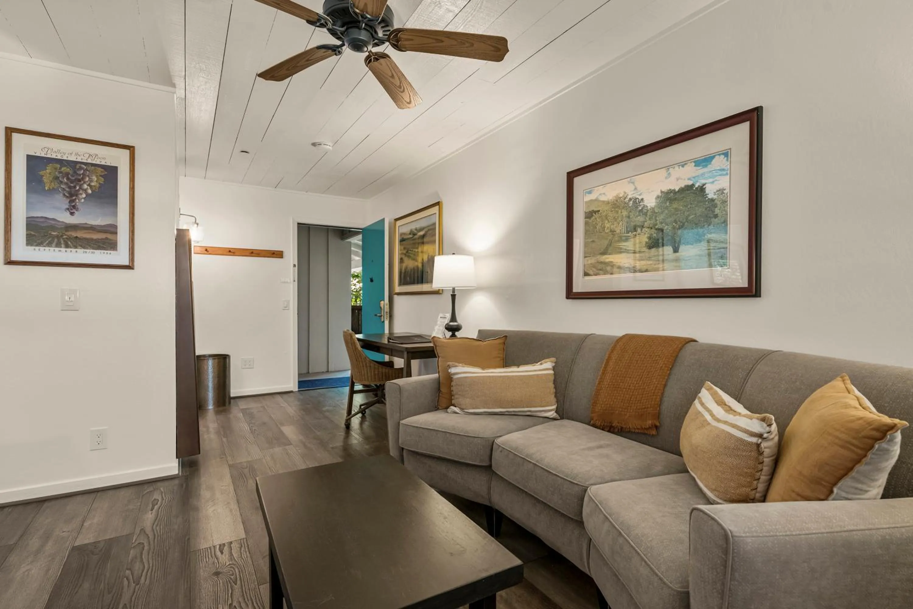 Living room in El Pueblo Inn