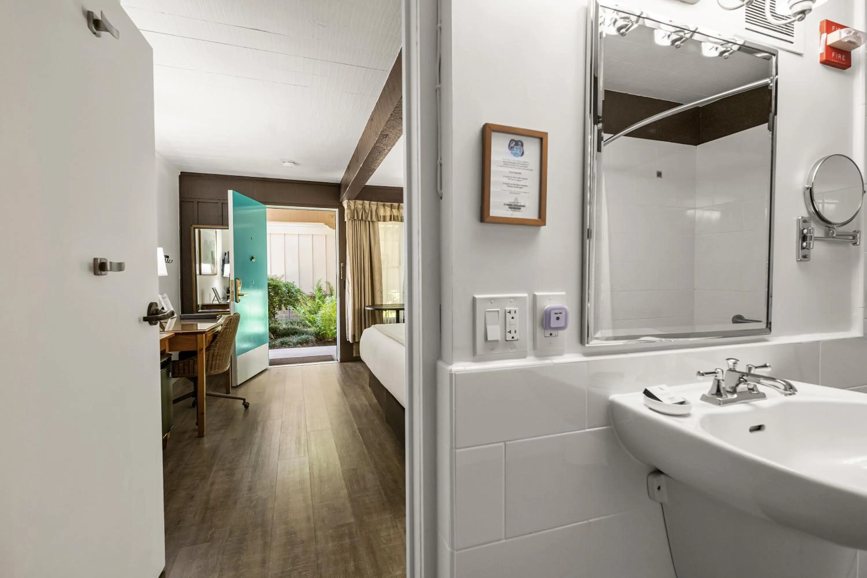 Bathroom in El Pueblo Inn