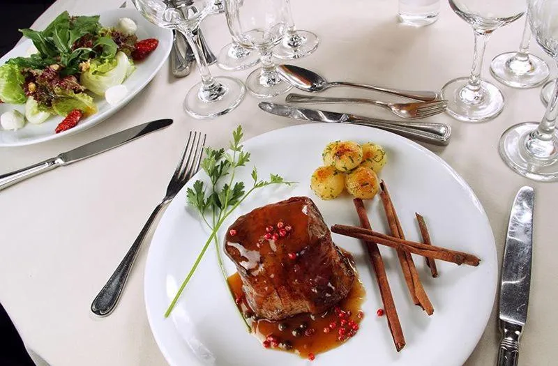 Food and drinks in Rafain Palace Hotel & Convention Center