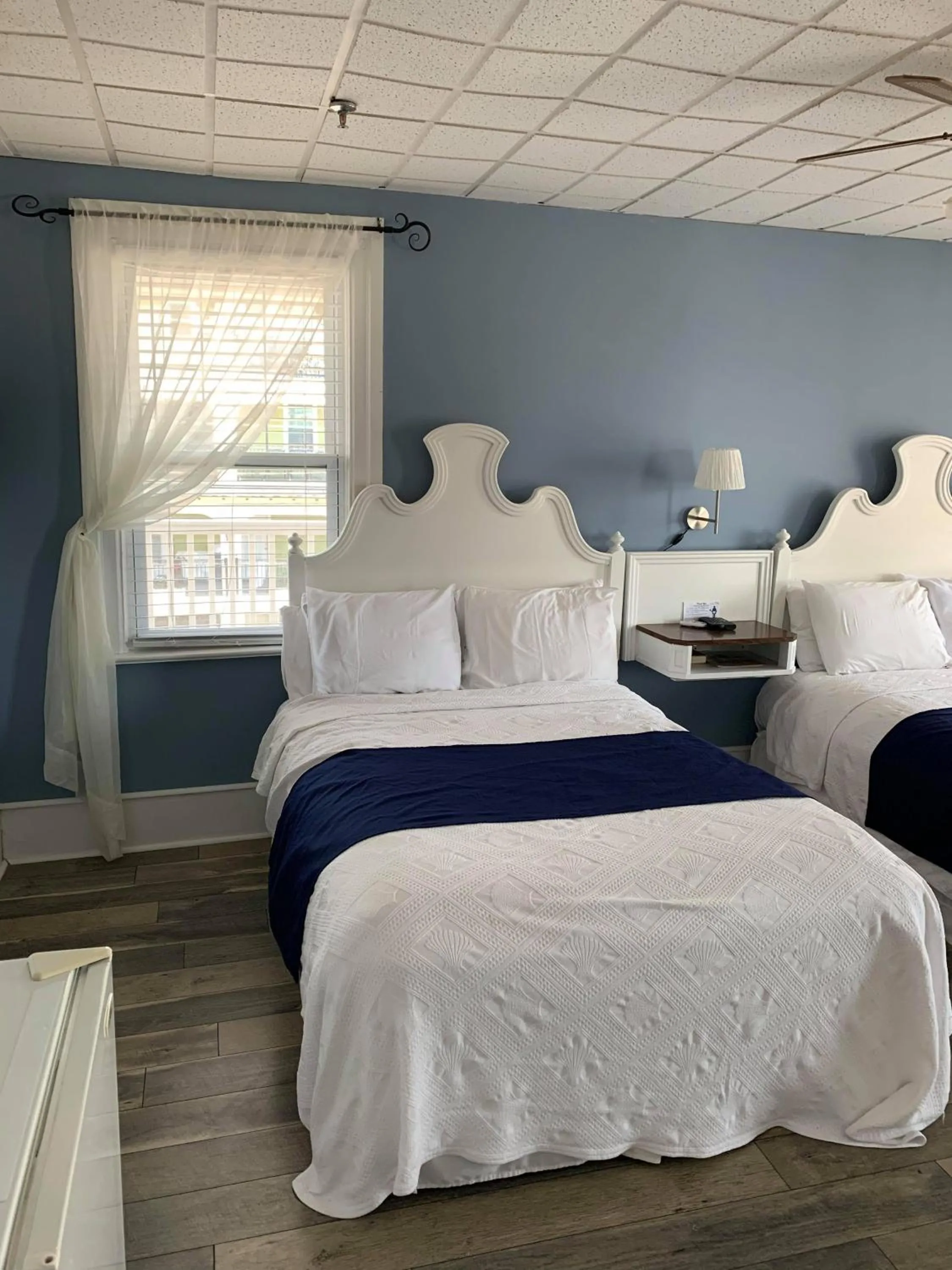 Bed in Ocean Manor 1100 Inn