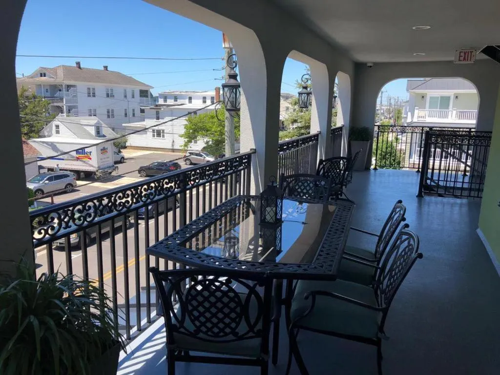 Ocean Manor 1100 Inn