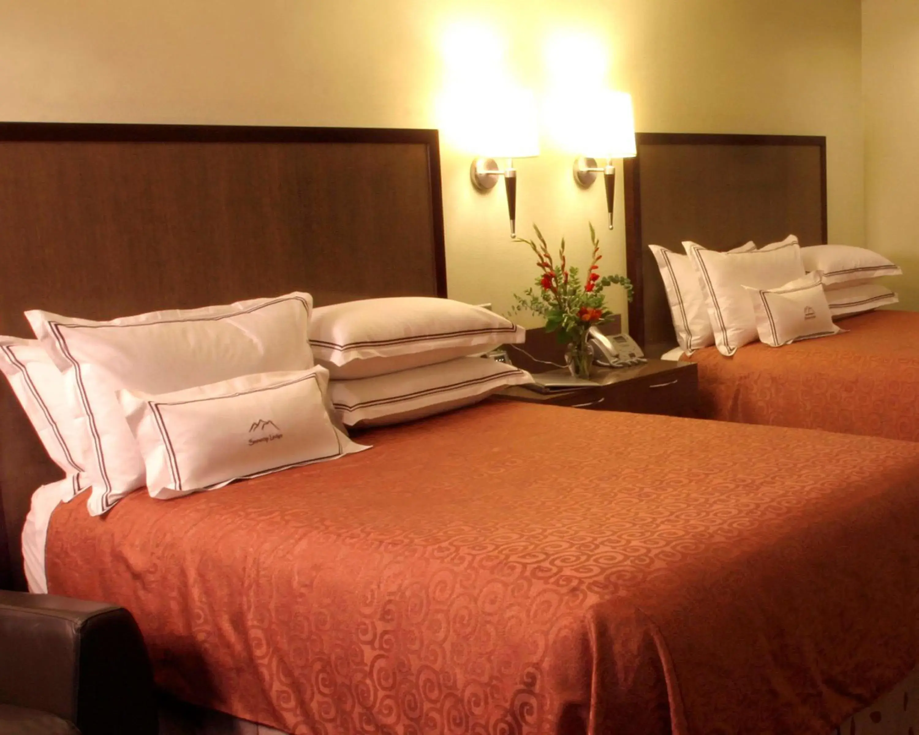 Oversize Queen Room - single occupancy - Non-Smoking in Best Western Snowcap Lodge Oversize Queen Room - single occupancy - Non-Smoking in Best Western Snowcap Lodge