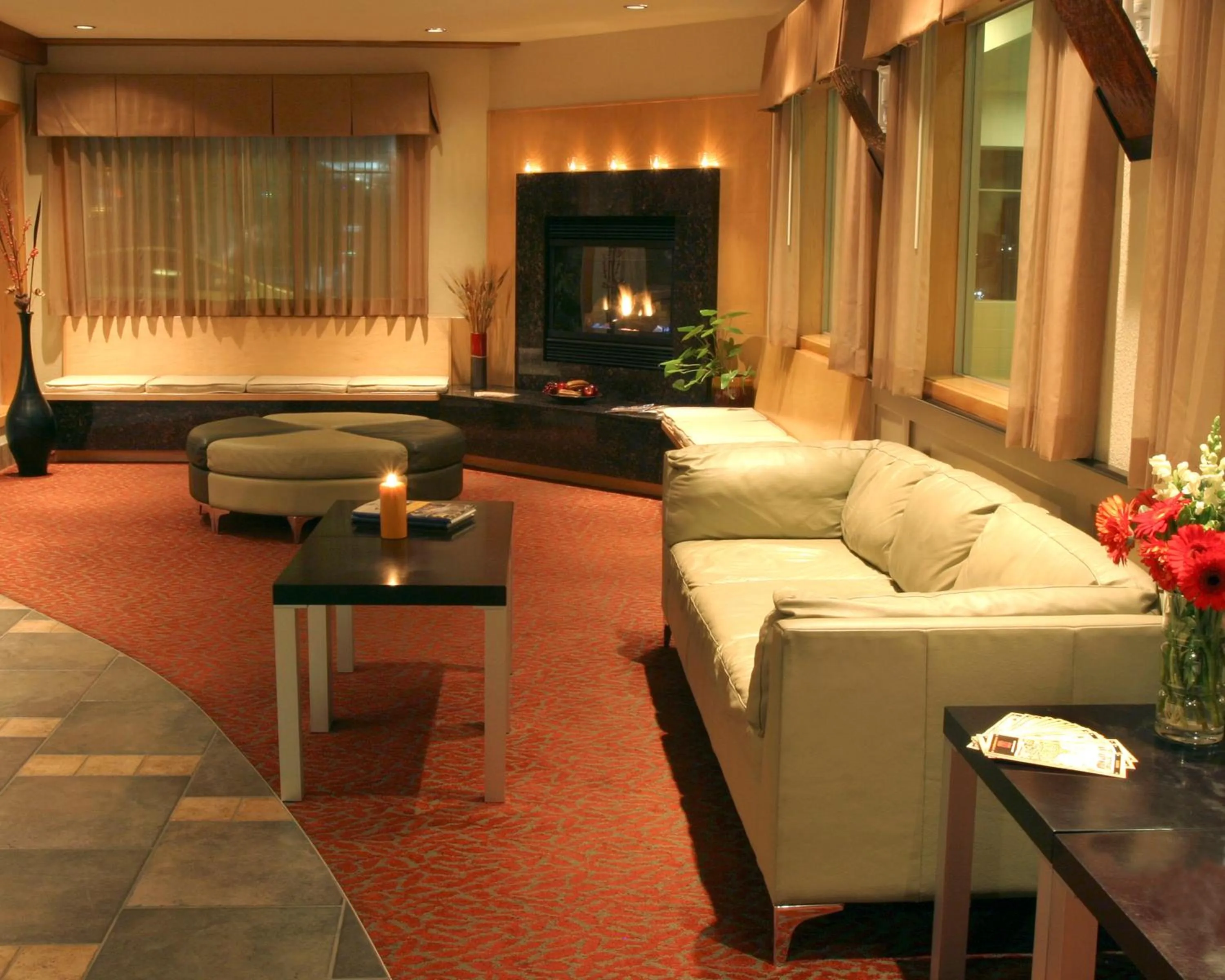 Lobby or reception in Best Western Snowcap Lodge