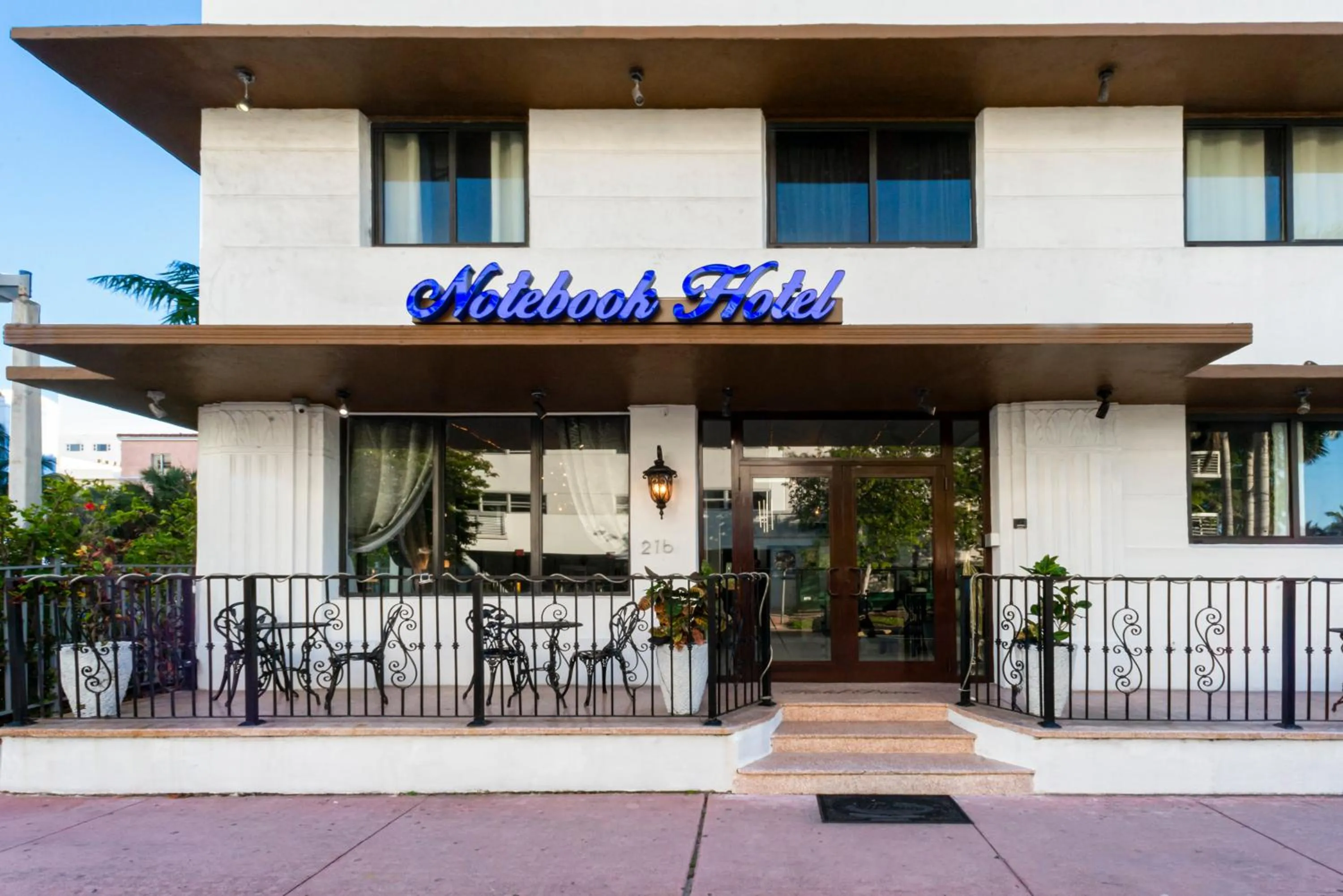 Facade/entrance in Notebook Miami Beach