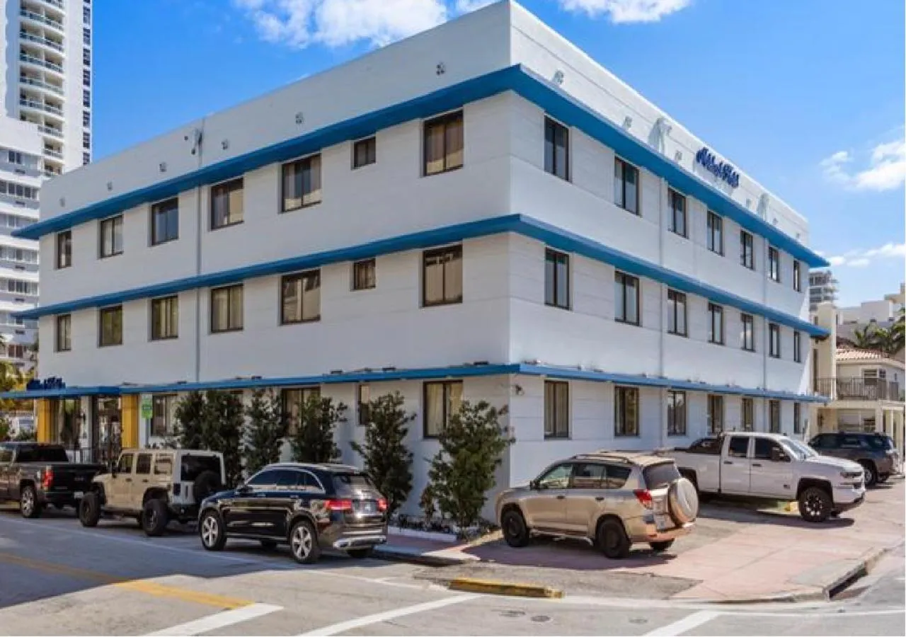 Property building in Notebook Miami Beach