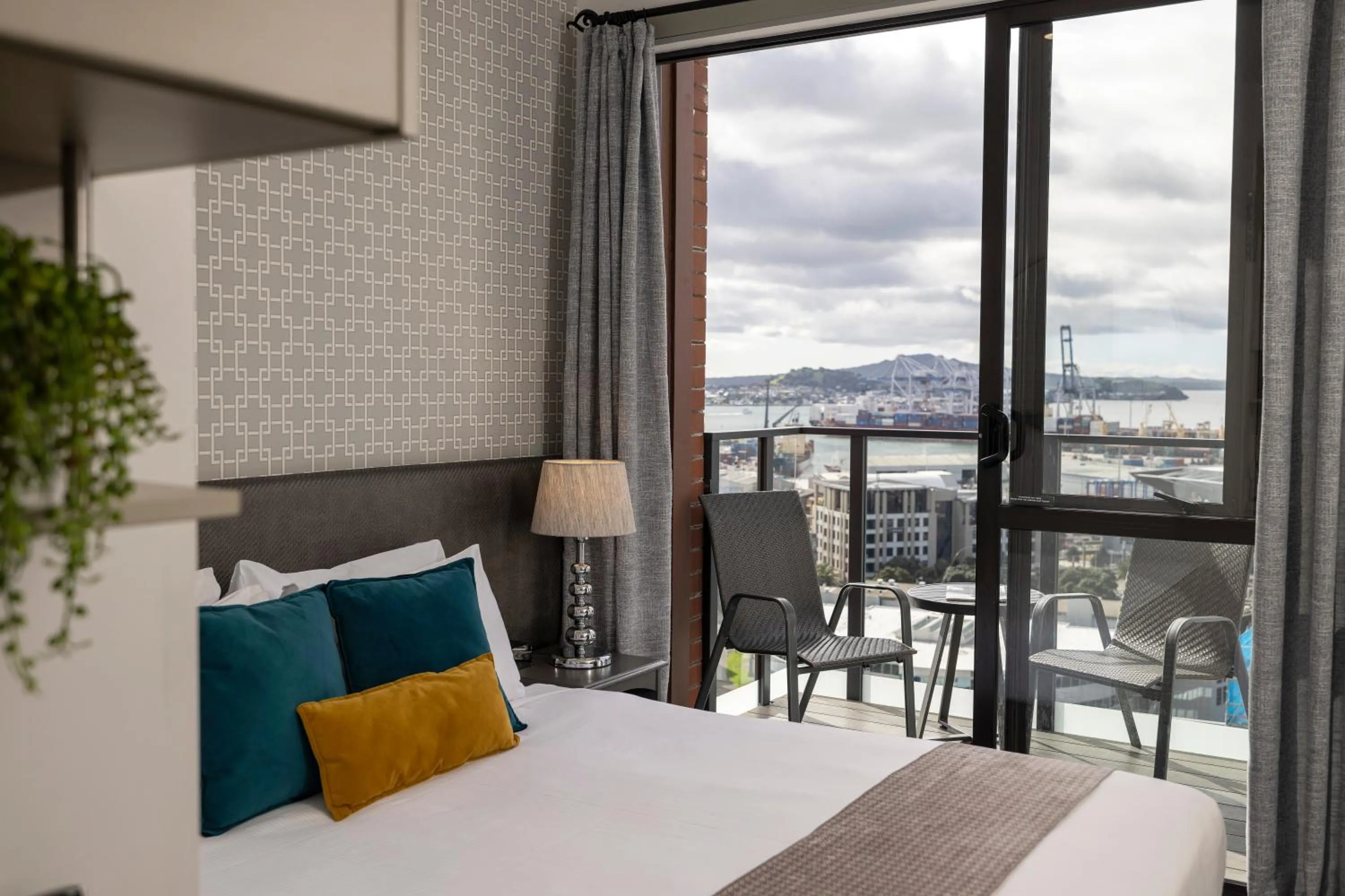 Balcony/Terrace, Bed in Quest on Eden Auckland CBD Apartment Hotel