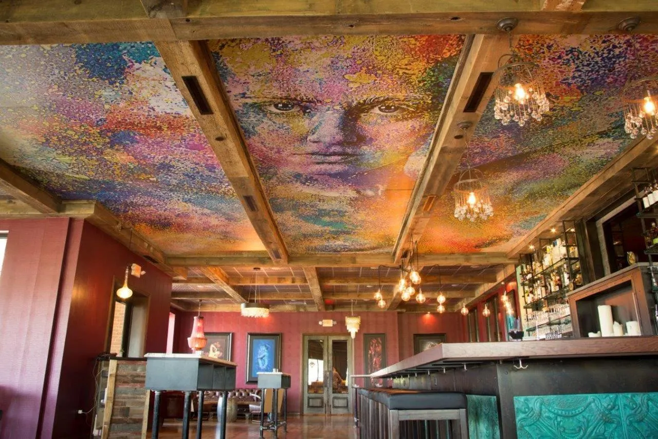 Restaurant/places to eat in The Delafield Hotel