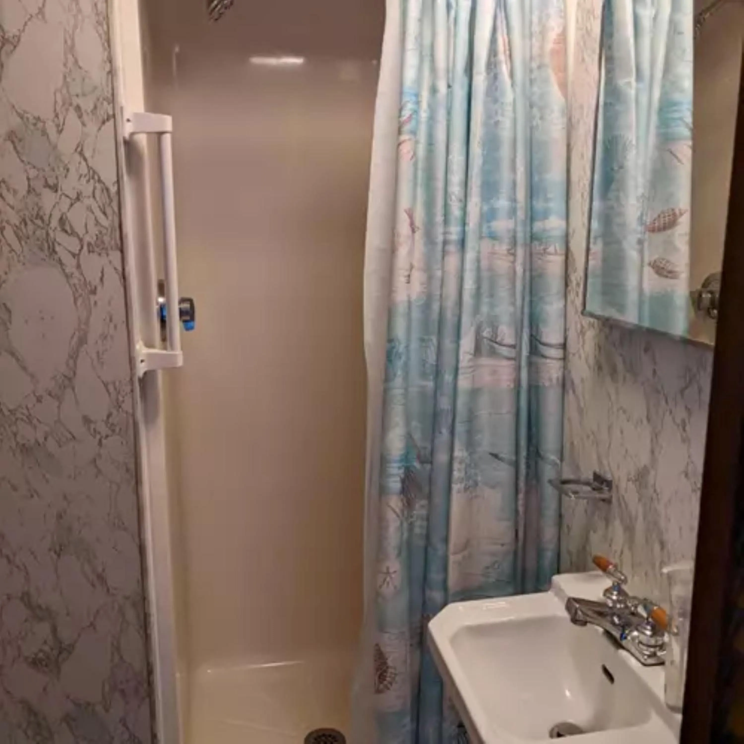 Shower in Union Bluff Hotel & Meeting House