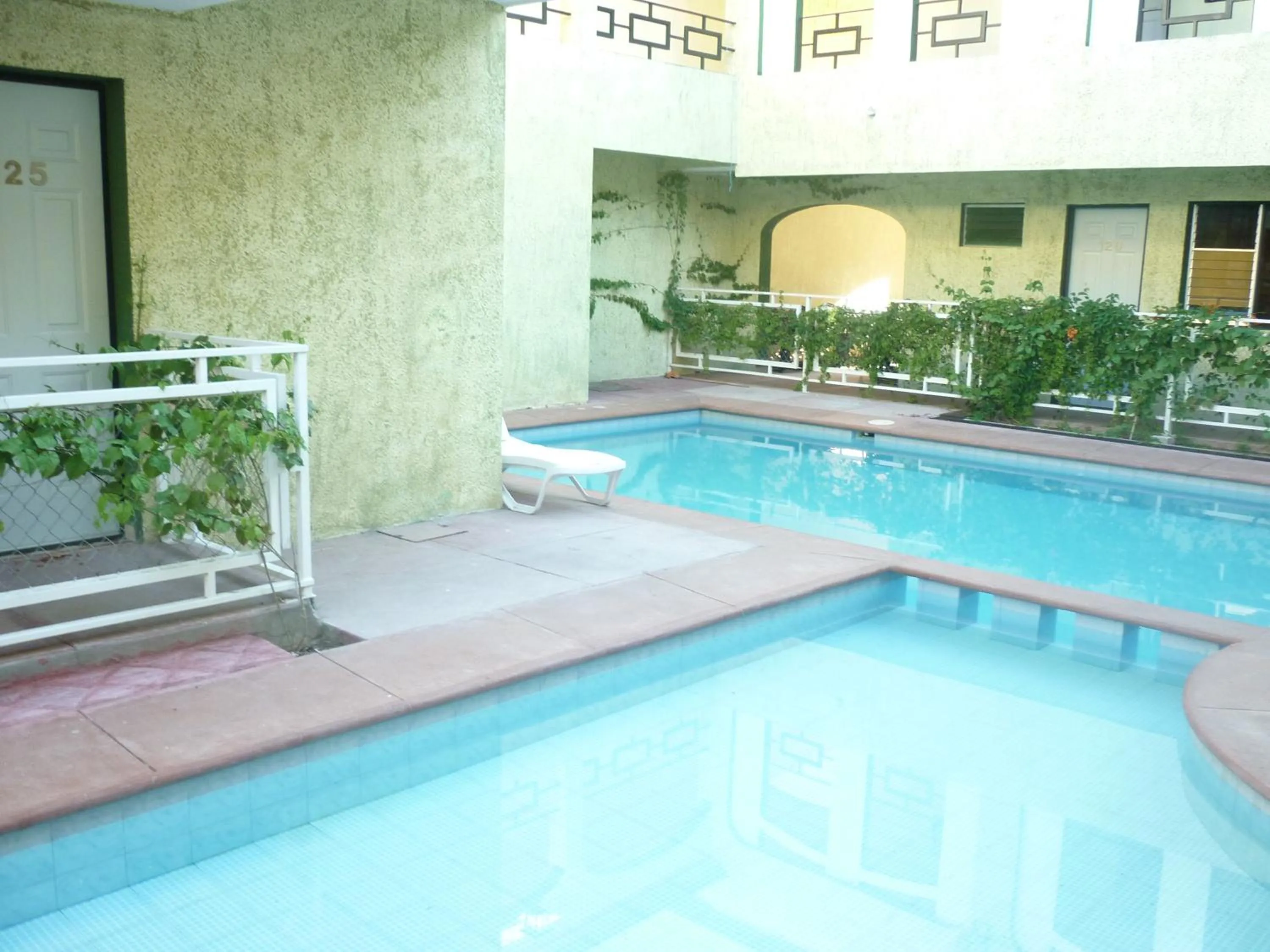 Swimming Pool in Hotel Coranda