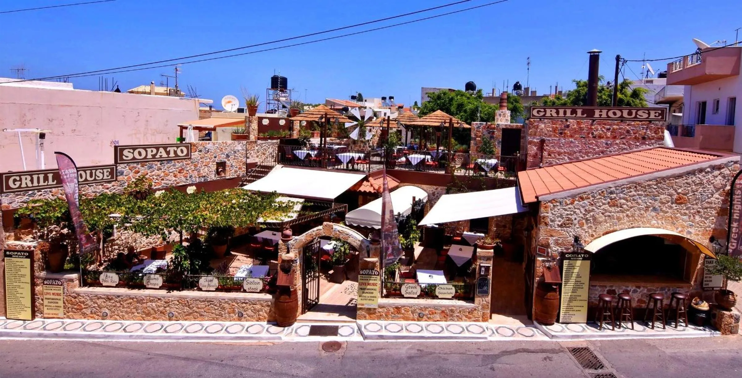 Restaurant/places to eat in 24 Seven Boutique Hotel