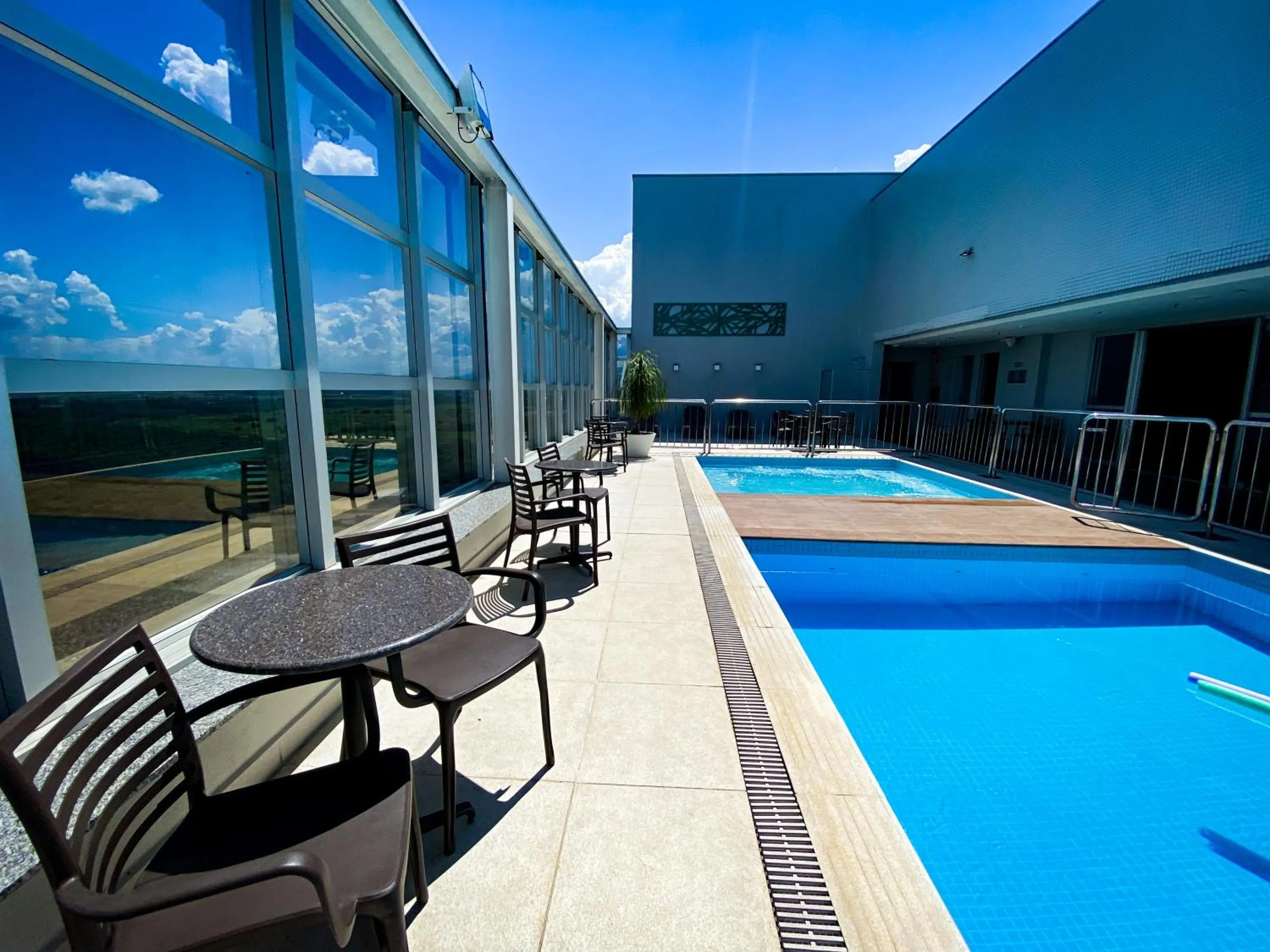 Swimming pool in Hotel Rainha do Brasil