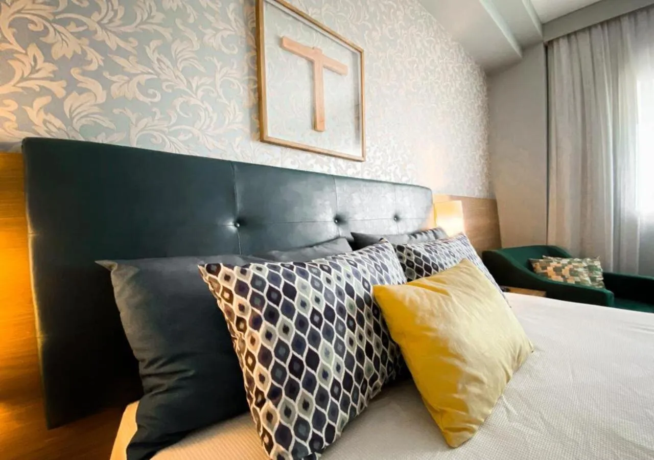 Bedroom, Bed in Hotel Rainha do Brasil