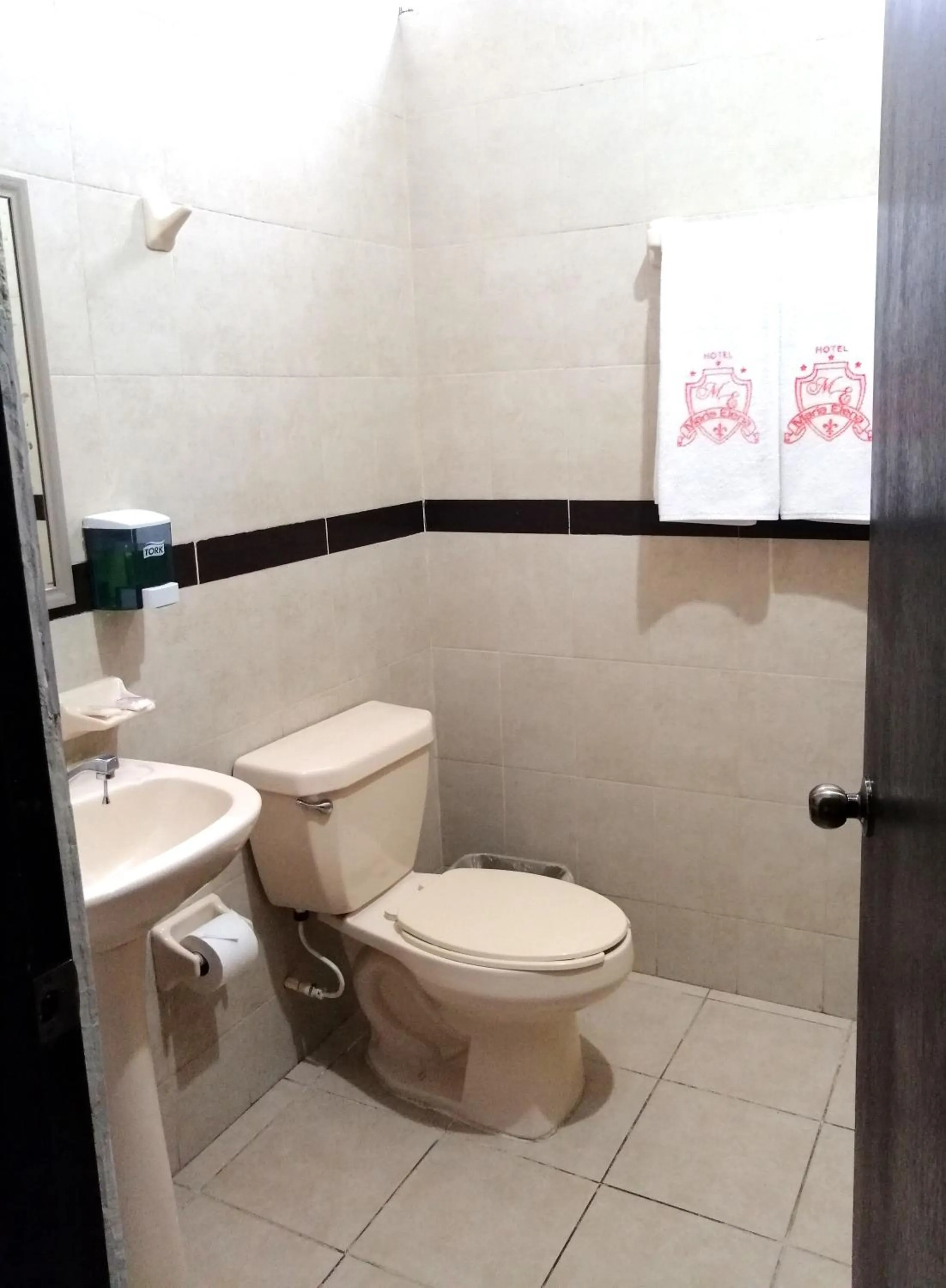 Bathroom in Hotel Maria Elena