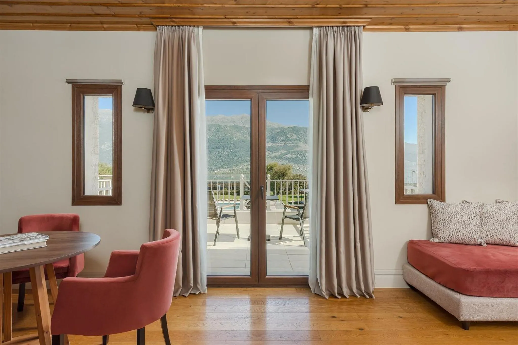 View (from property/room), Bed in The Lake Hotel