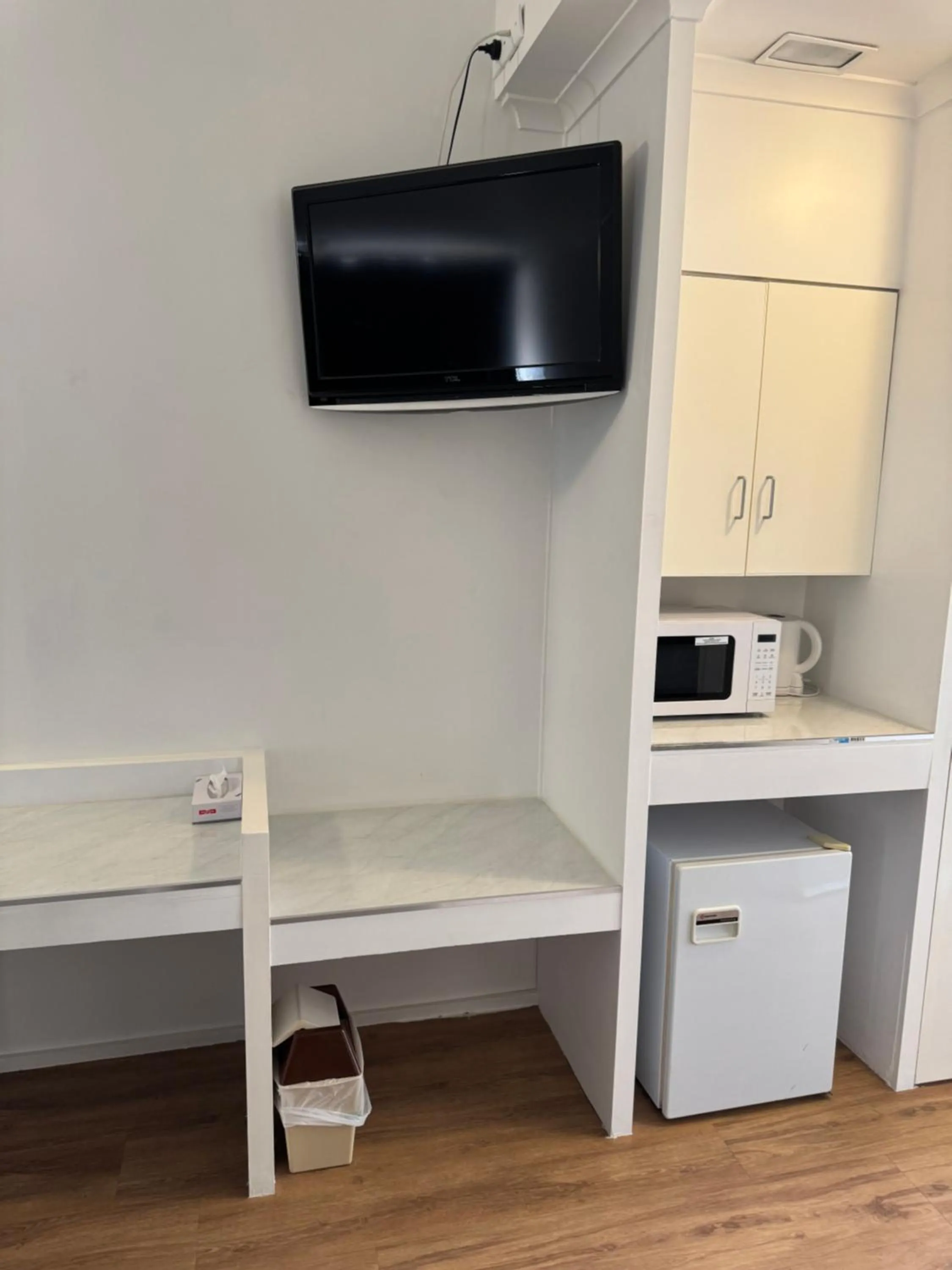 TV and multimedia in Cottonwood Motor Inn