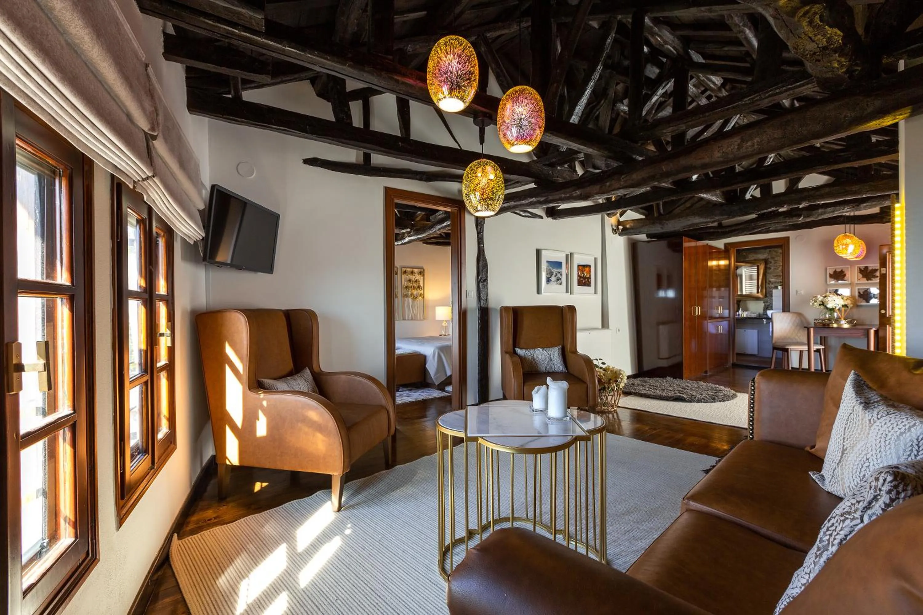 TV and multimedia in 1822 Makrinitsa Suites