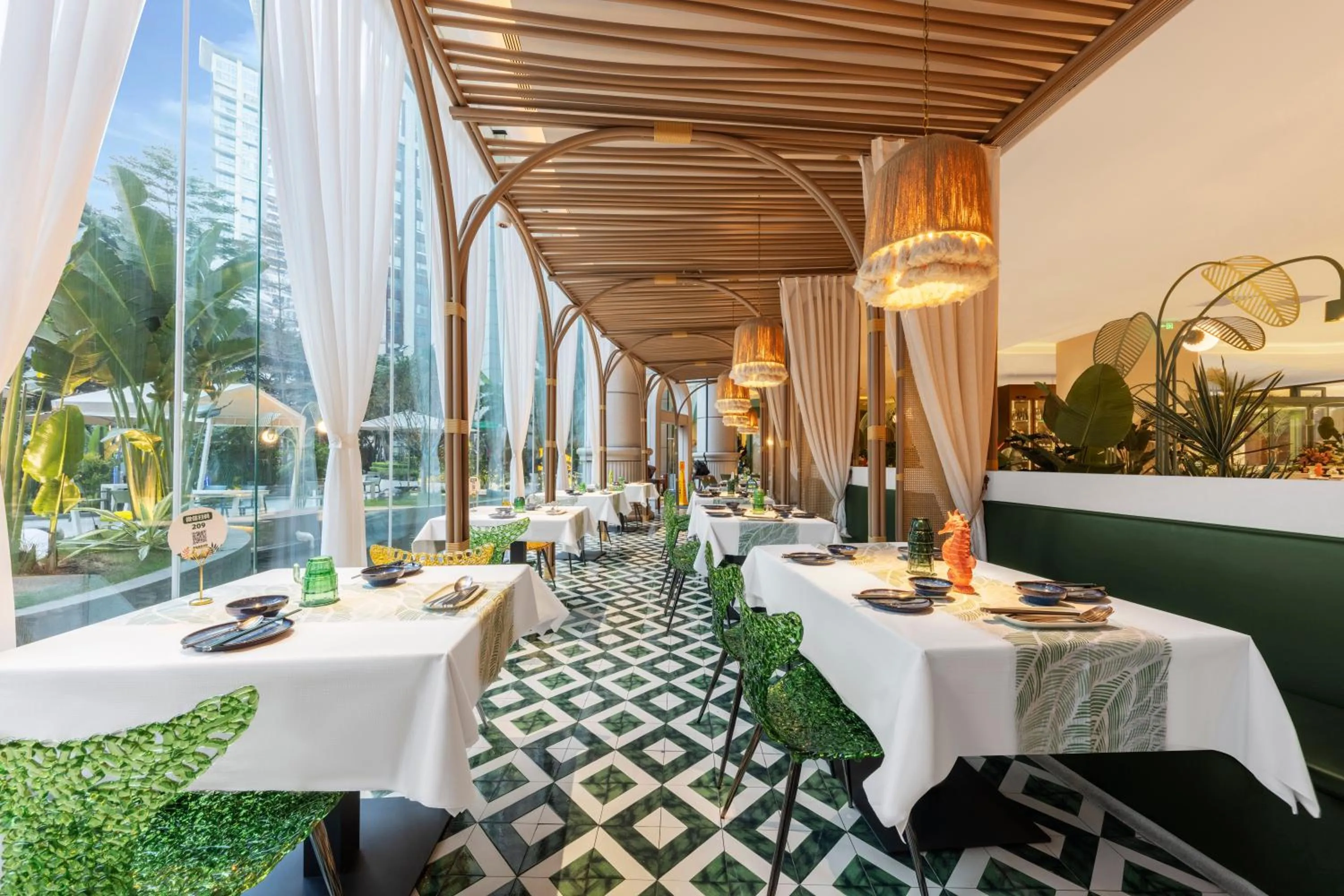 Restaurant/places to eat in Vanburgh Hotel - Free shuttle bus transfer during Canton Fair