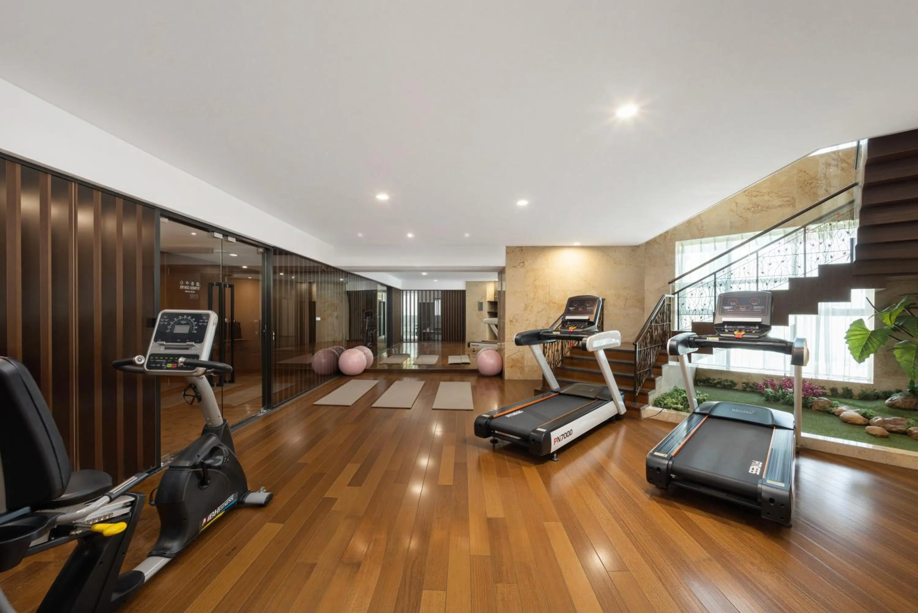 Fitness centre/facilities in Vanburgh Hotel - Free shuttle bus transfer during Canton Fair