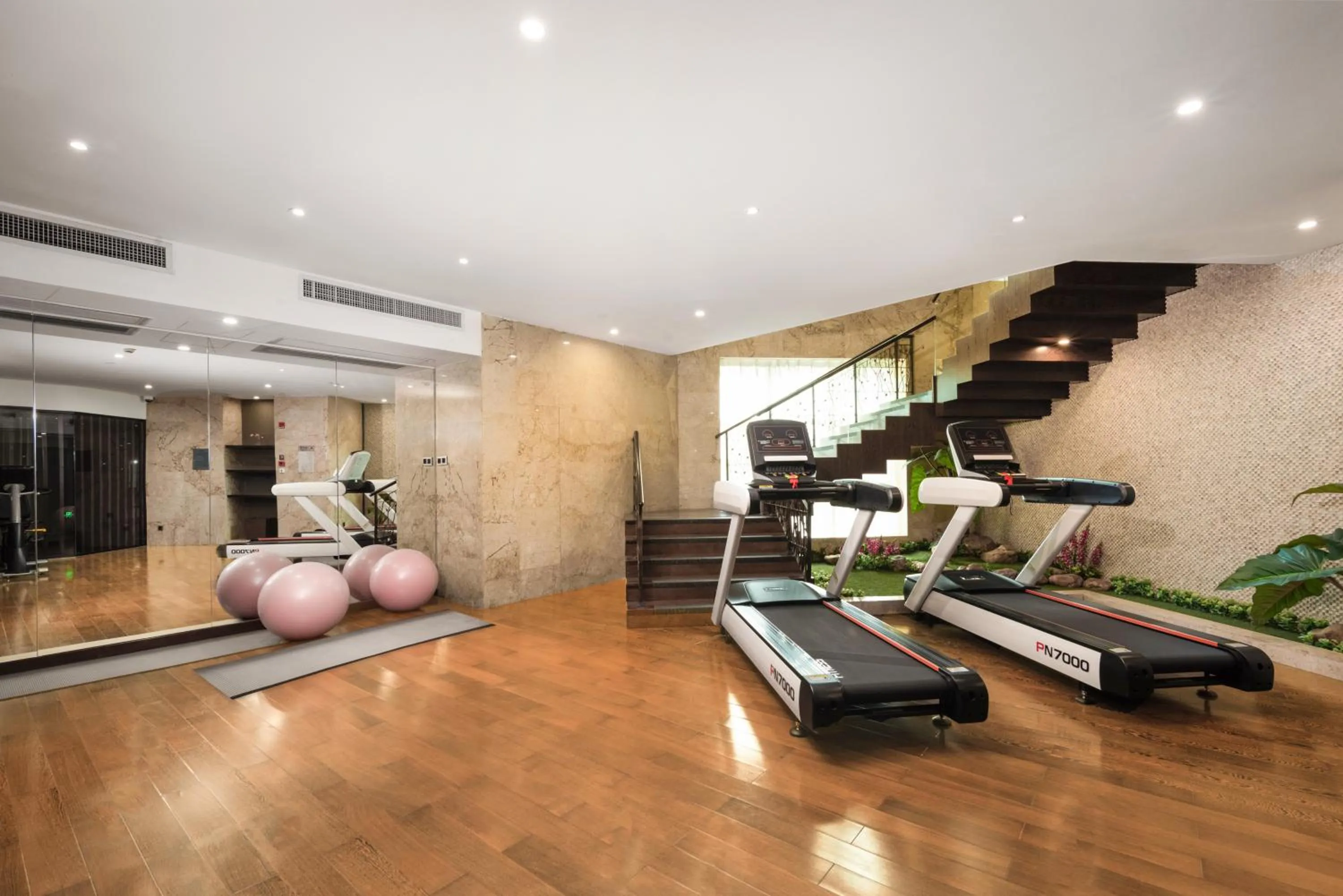 Fitness centre/facilities in Vanburgh Hotel - Free shuttle bus transfer during Canton Fair