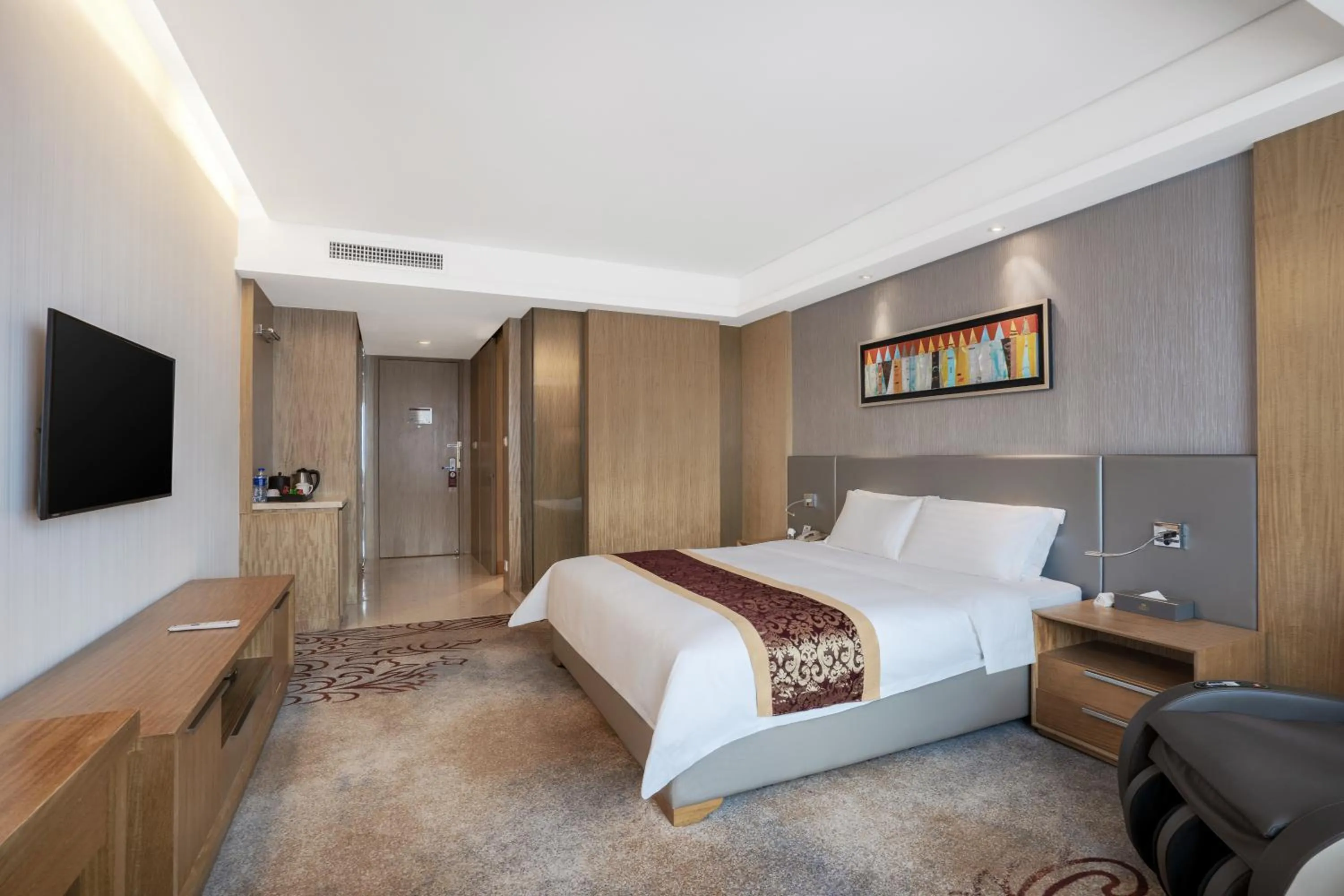 Bedroom, Bed in Pearl River International Hotel（International Textile City）