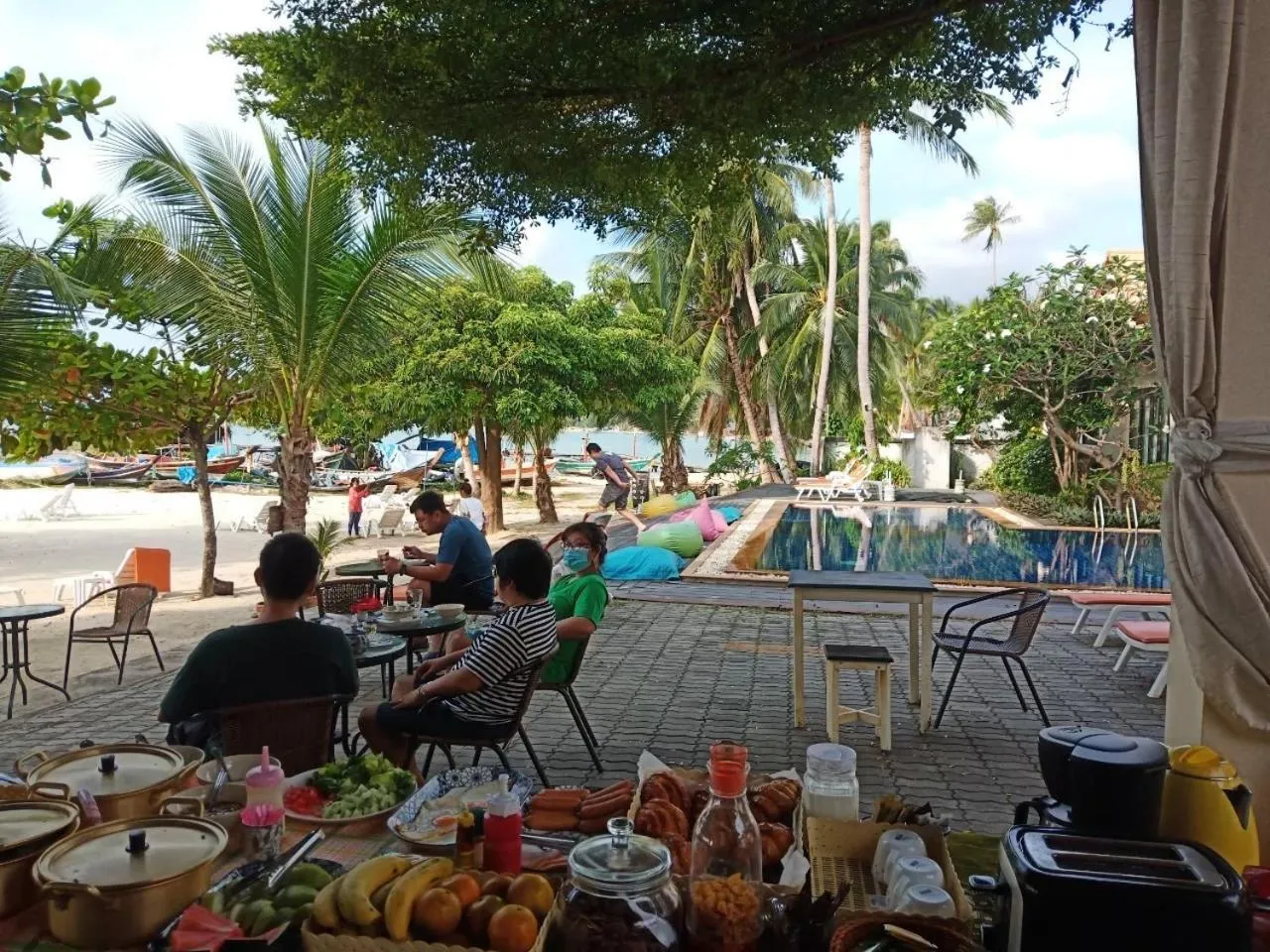 Restaurant/places to eat in Poolsawat Villa - SHA Plus