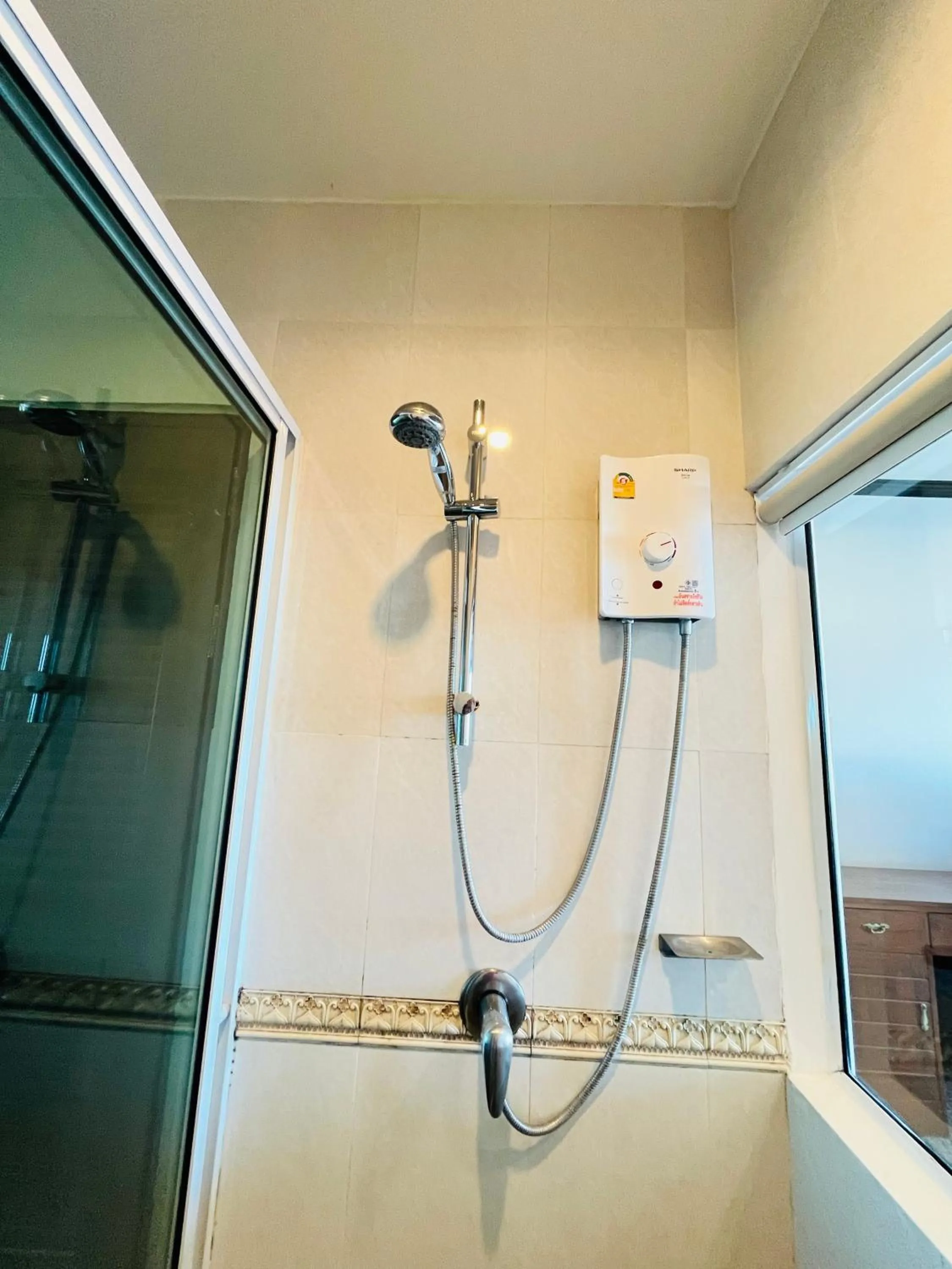 Shower in Poolsawat Villa - SHA Plus