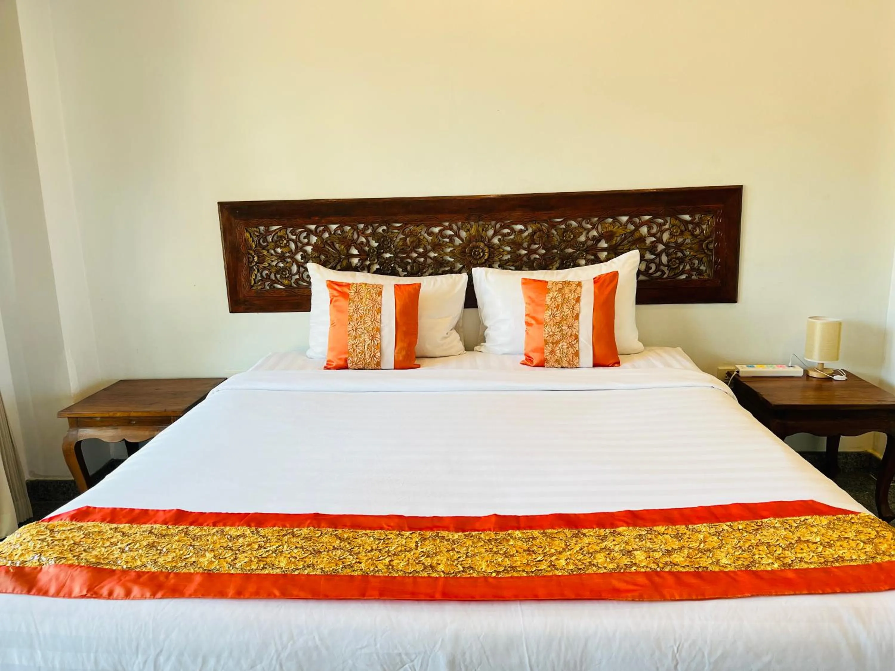 Bed in Poolsawat Villa - SHA Plus